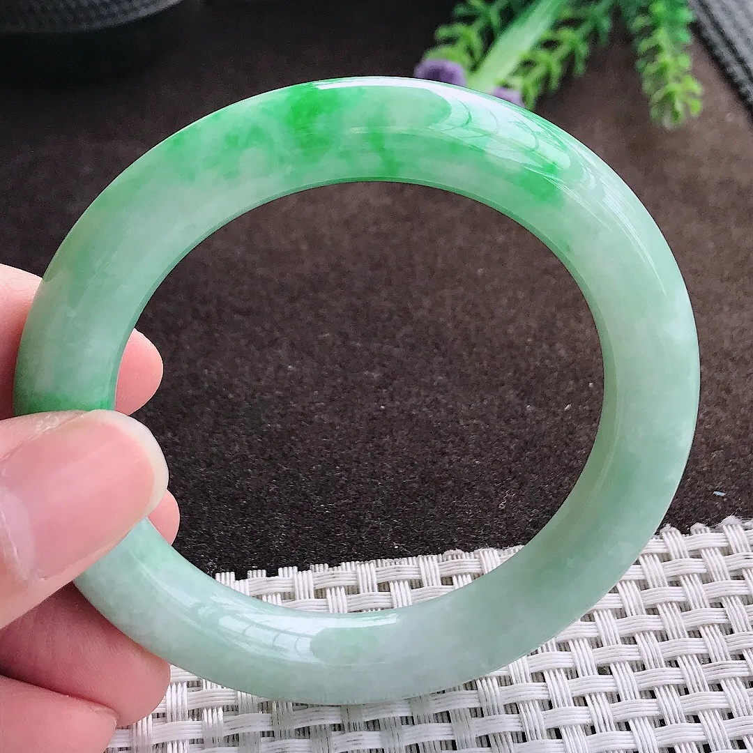 天然a货翡翠54/9.9/10.1老坑精美温润飘阳绿圆条手镯翡翠玉手镯