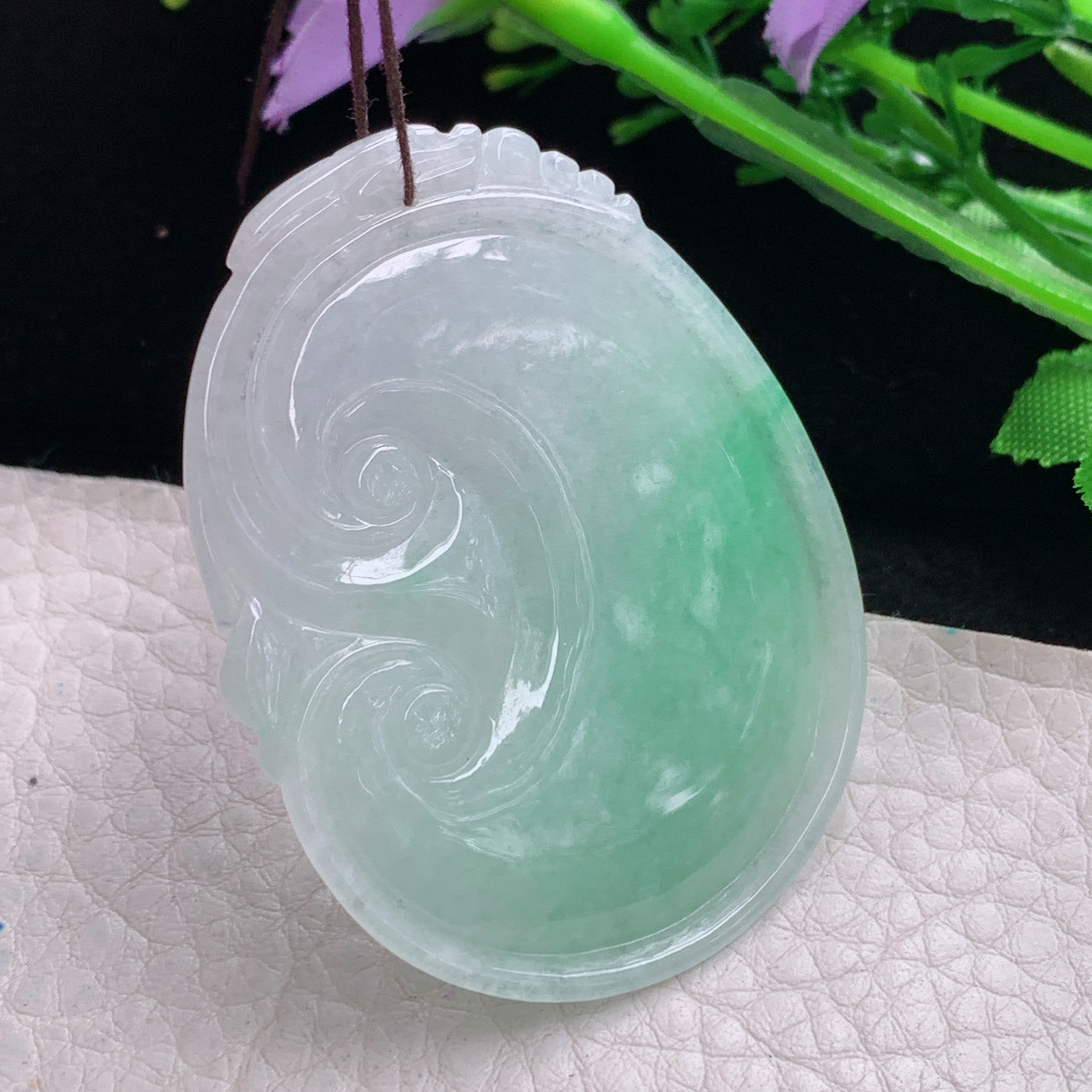 zen自然光52*40*5.8天然缅甸翡翠飘绿大如意 玉如意玉吊坠 毛衣坠