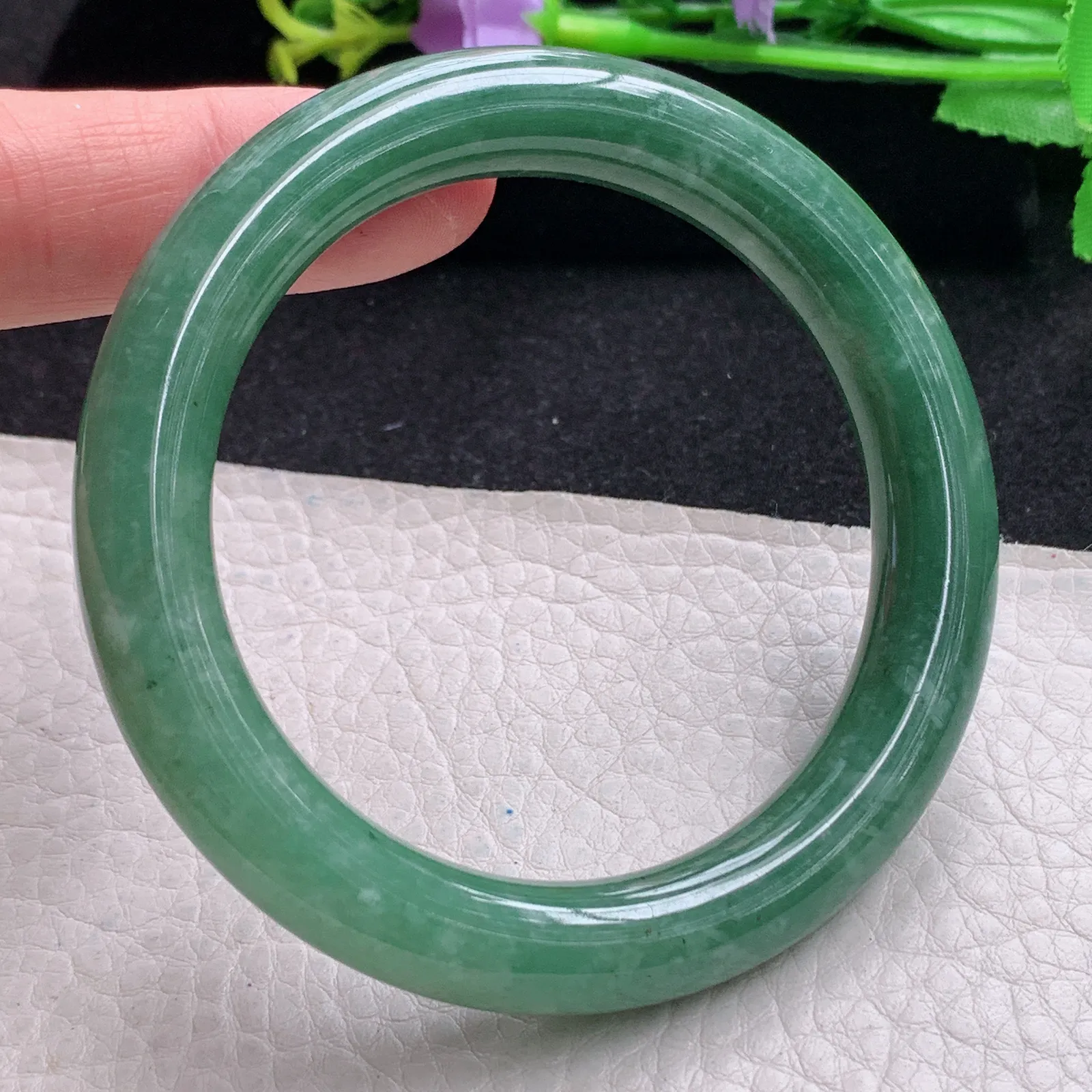 z自然光54.5*10*9.8美人镯 缅甸翡翠玉手镯满绿圆条玉手环 叮当镯