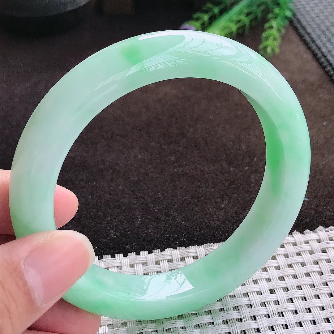 天然a货翡翠62/12.9/9.8老坑冰润起胶大圈口满绿甜绿手镯宽边翡翠玉手镯