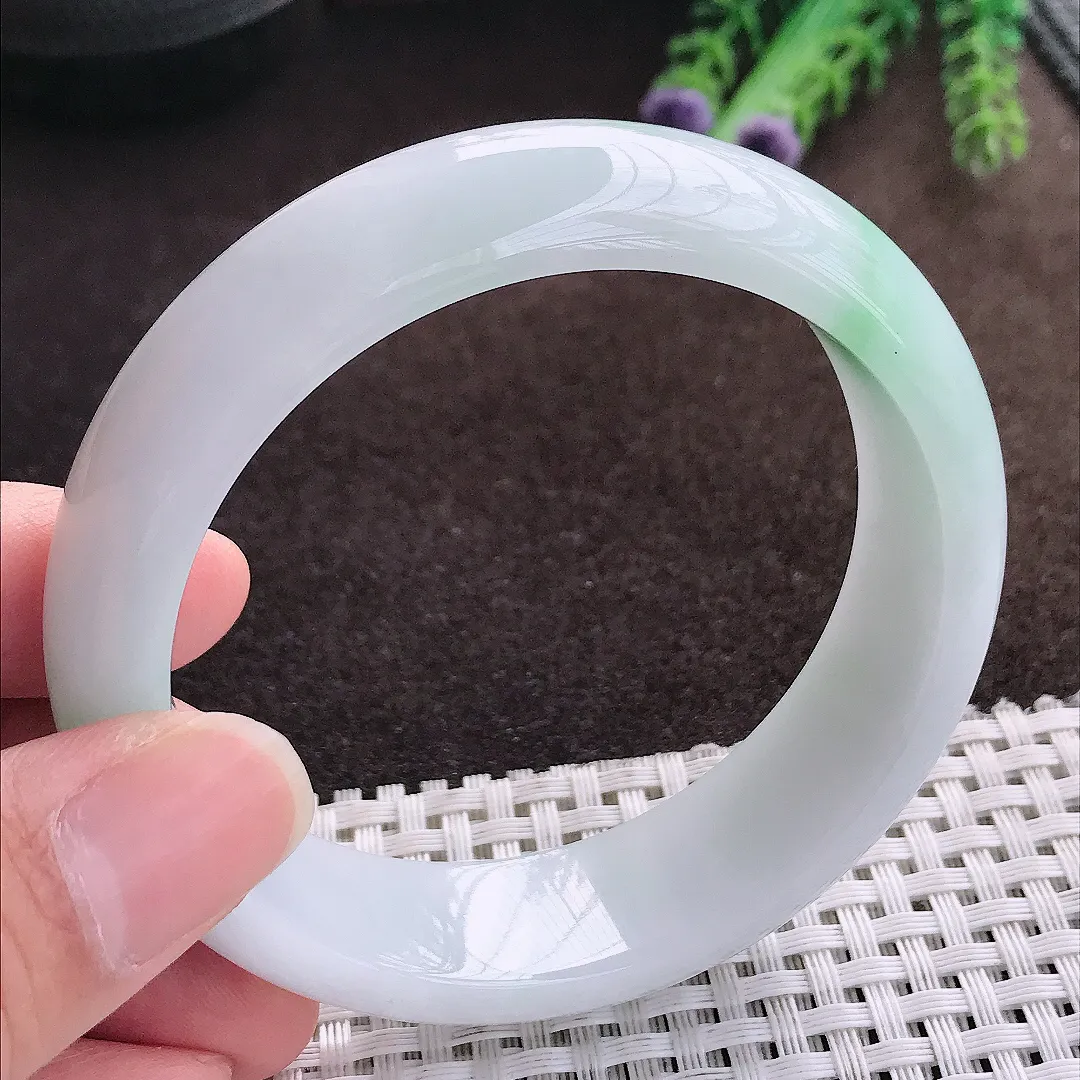 天然a货翡翠58.5/16.8/8.3老坑精美冰润飘绿轮胎手镯宽边翡翠玉手镯