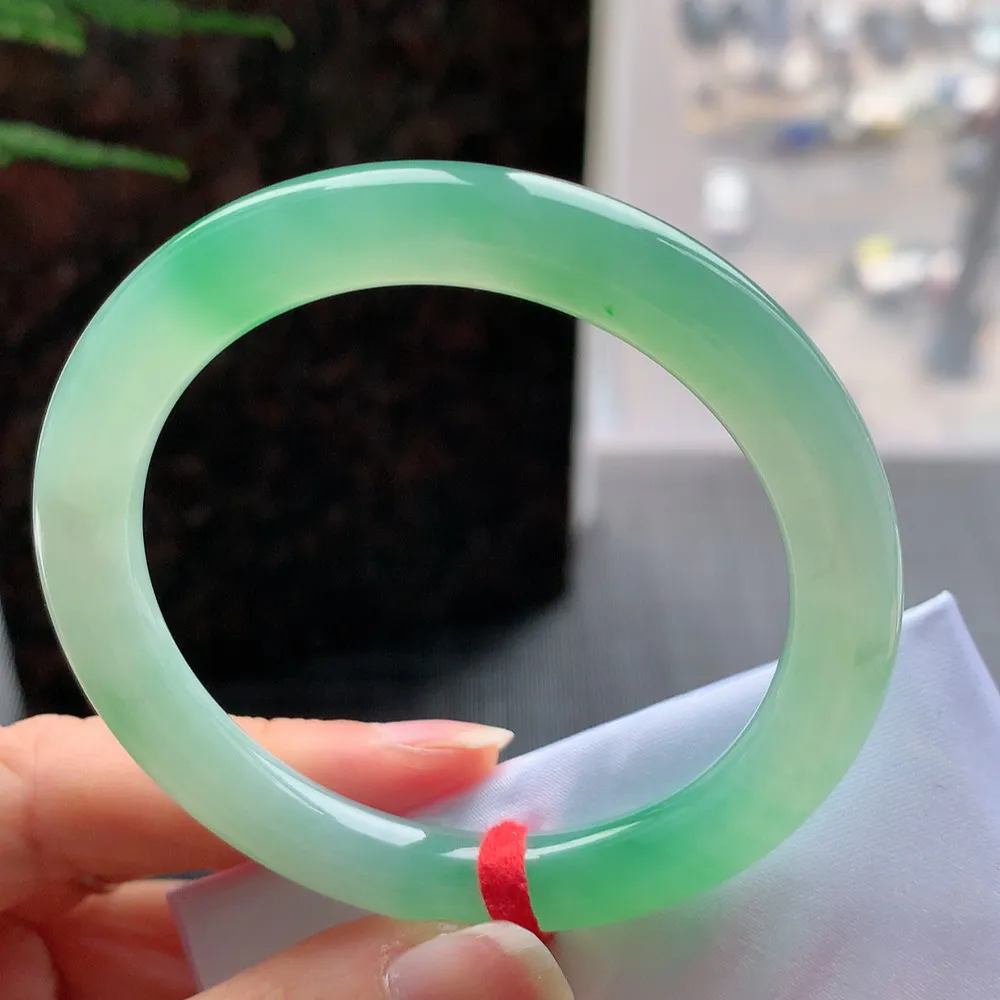 圆条冰阳绿 无瑕 尺寸:54.1/8.4/8.8 种色俱佳