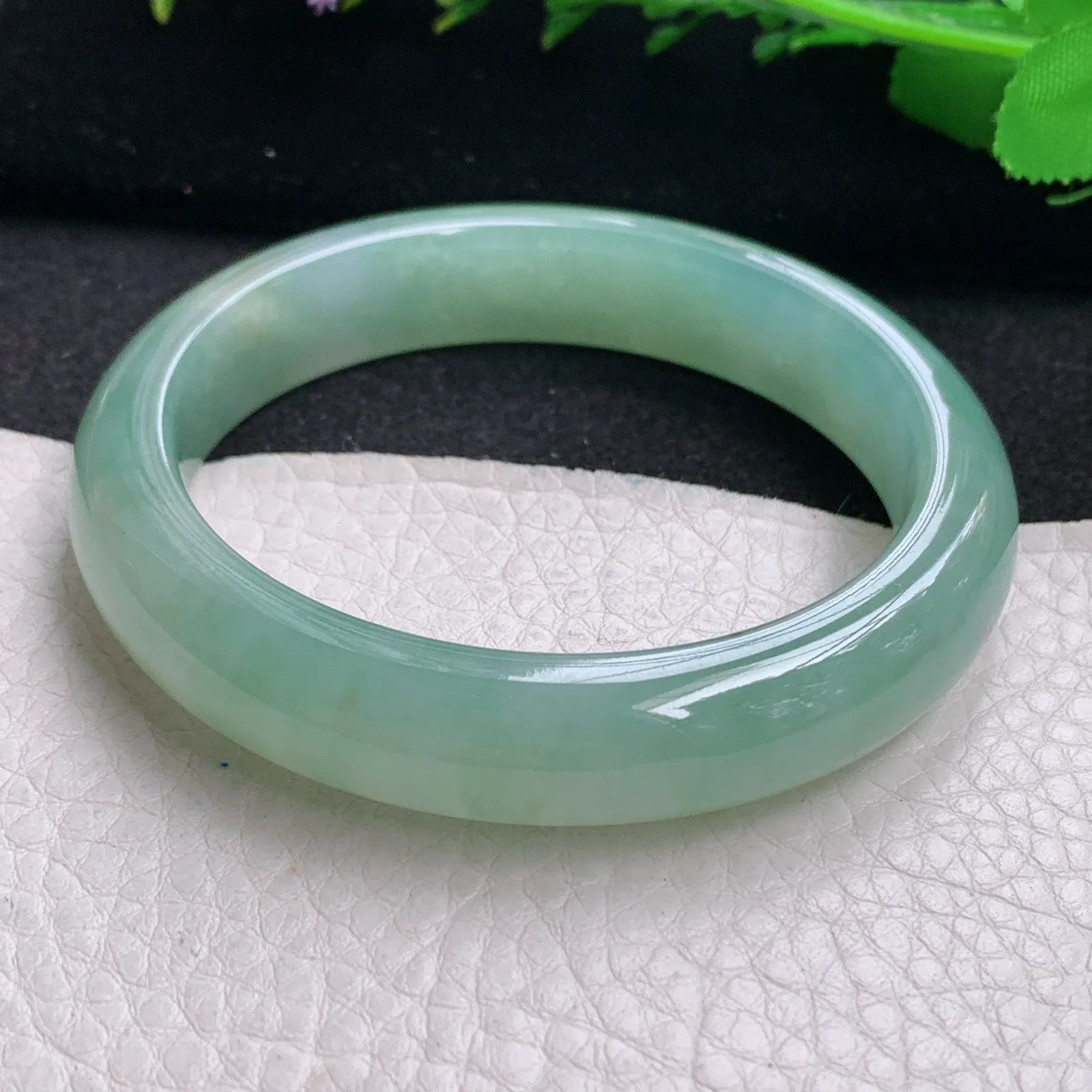 r自然光56*12*8.2平安镯 缅甸翡翠玉手镯冰晴水灵宽边玉手环