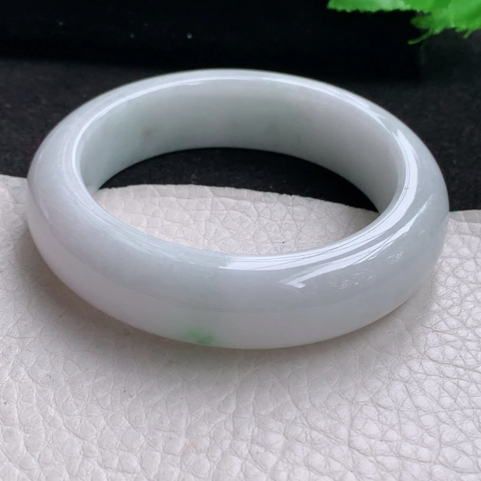 z自然光53.6*15.3*9.5轮胎镯 缅甸翡翠玉手镯飘绿厚装宽边玉手环