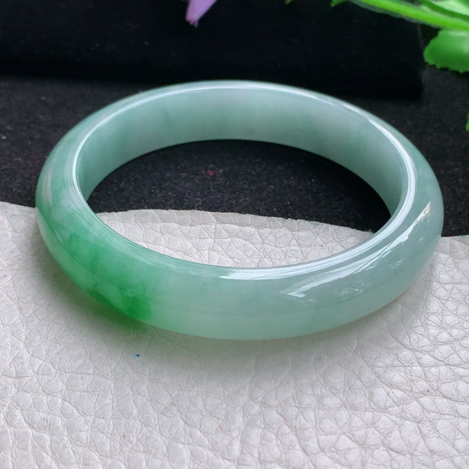 yh自然光55.8*11.7*7.6平安镯 缅甸翡翠玉手镯冰飘辣绿宽边玉手环