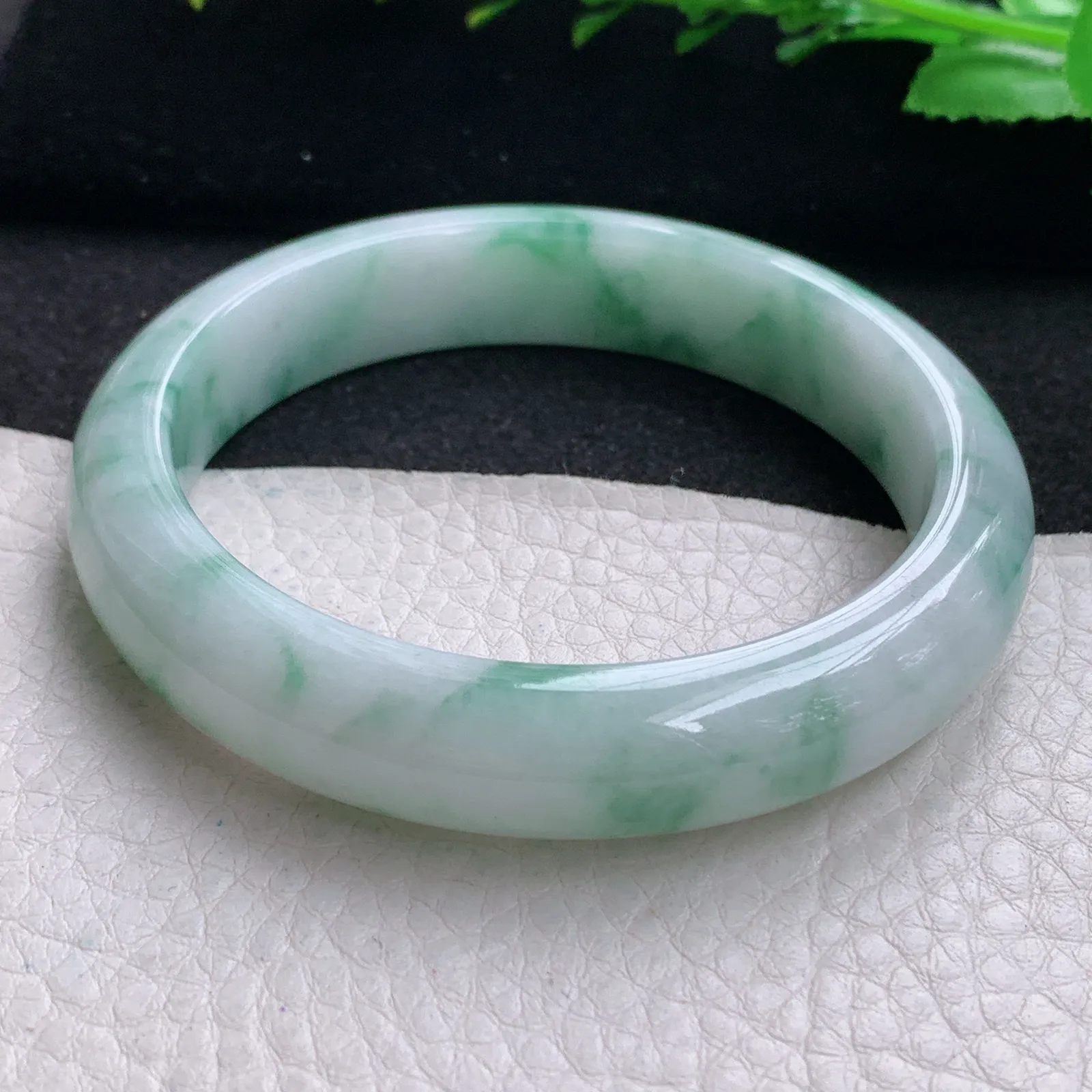 xc自然光58*12.5*8.2平安镯 缅甸翡翠玉手镯飘绿花大气宽边玉手环