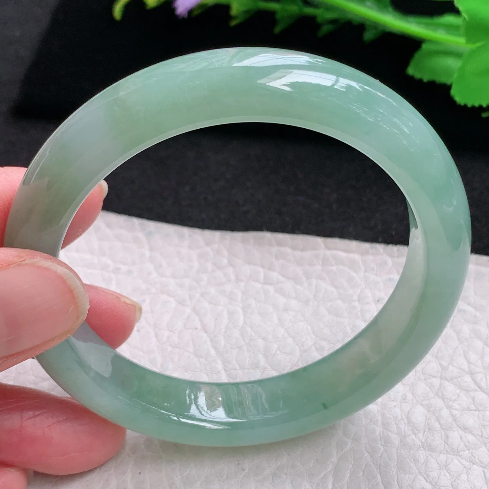 r自然光56*12*8.2平安镯 缅甸翡翠玉手镯冰晴水灵宽边玉手环