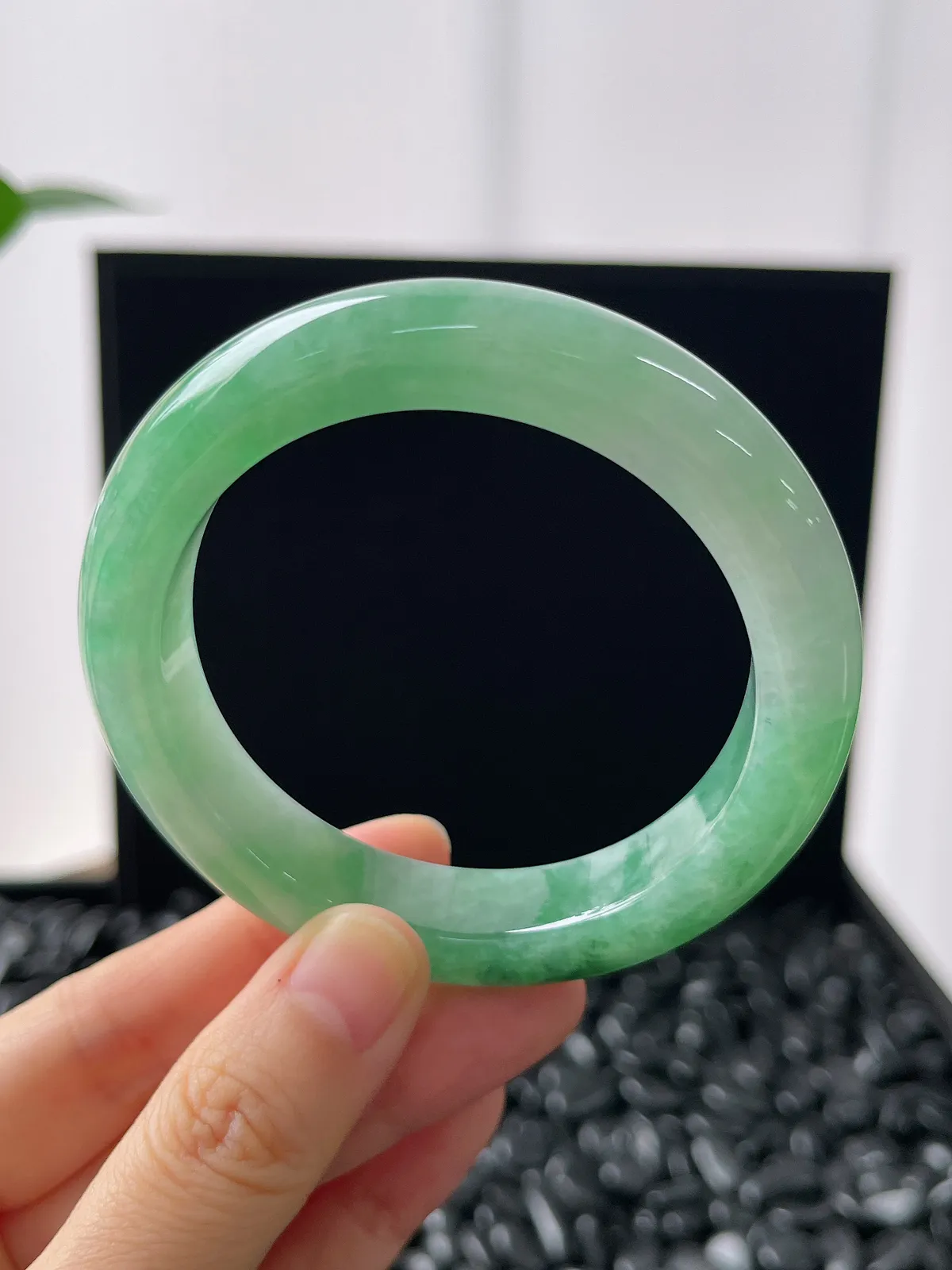 正圈54.3圈口，翡翠冰糯种绿色手镯