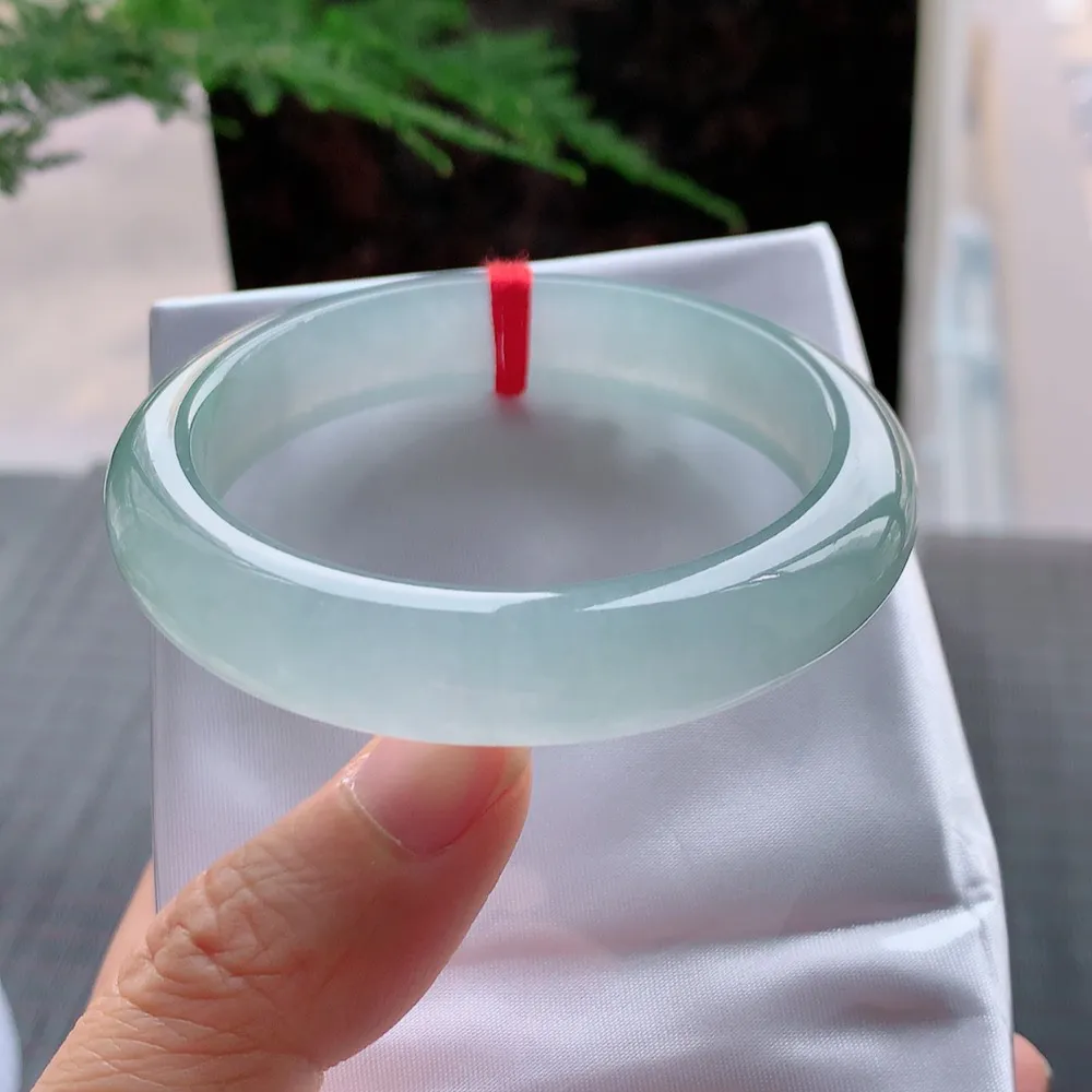 正圈高冰绿 无瑕 尺寸:54.7/12.1/8.2 种水好