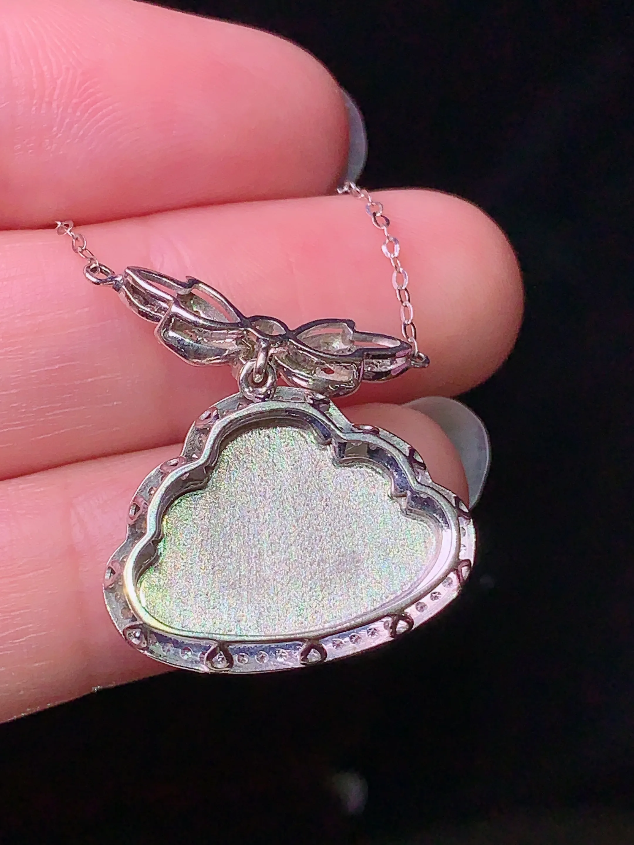 18k金钻镶嵌满绿佛公项链 玉质细腻 色泽清新艳丽 整体尺寸22.7*20.7*6.3