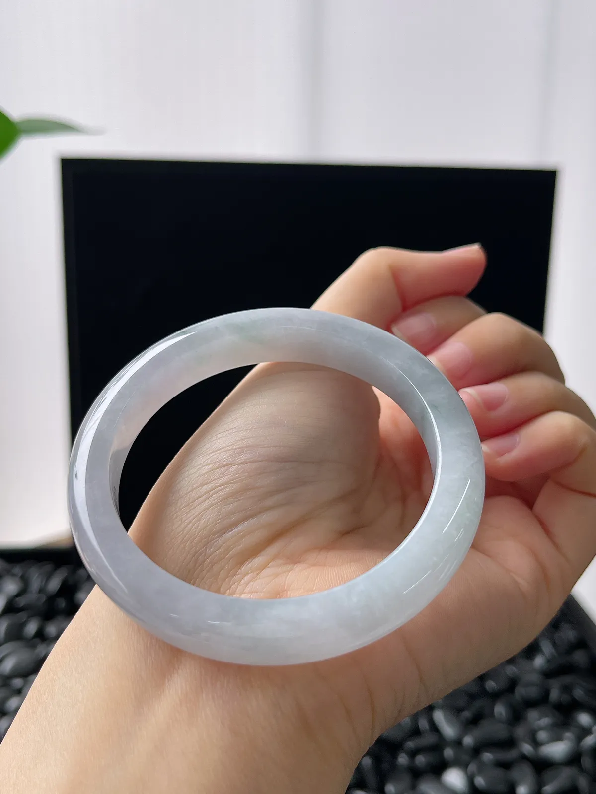 正圈53.9圈口，翡翠冰糯种淡紫色手镯