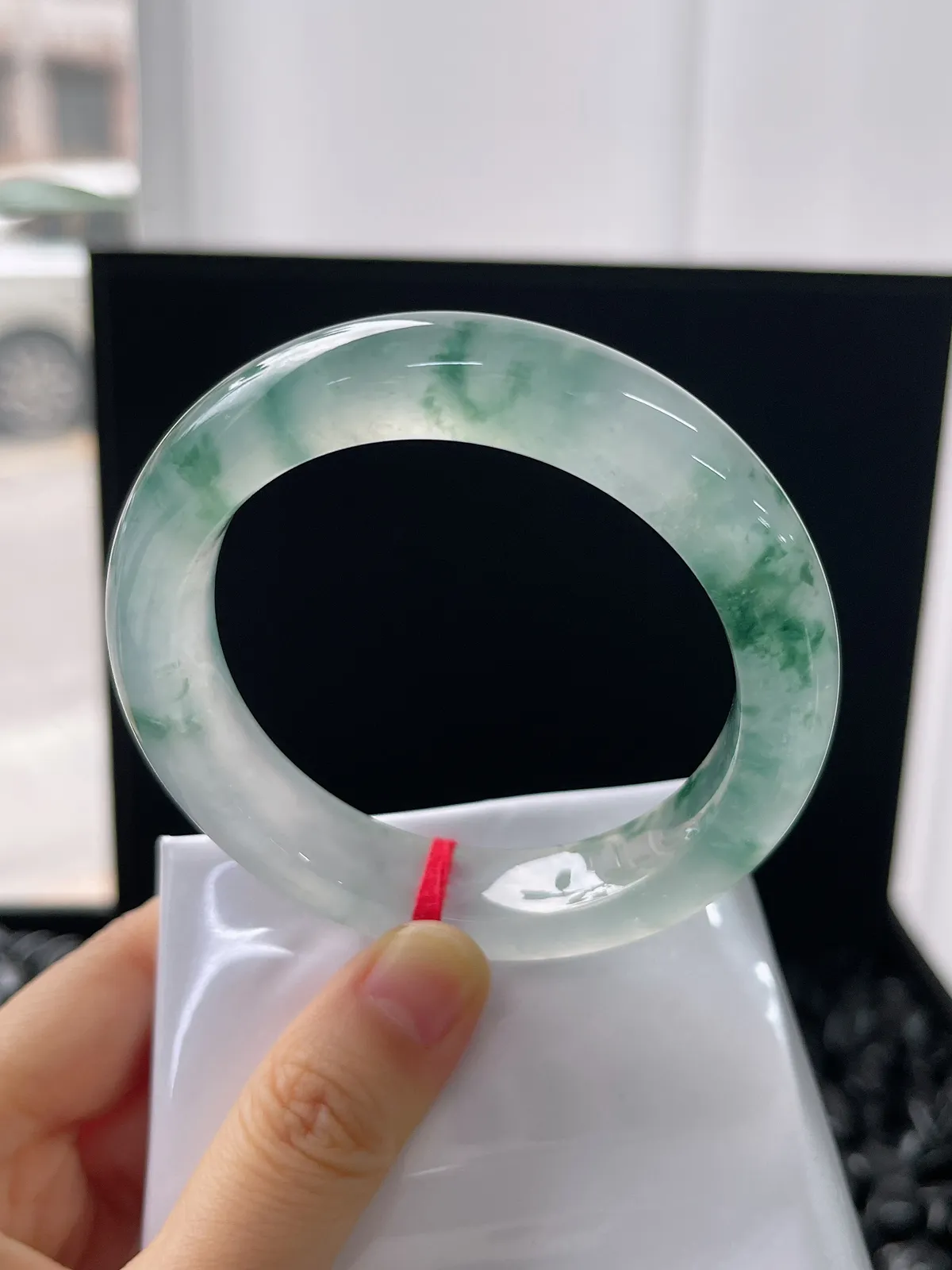 正圈55.5圈口，翡翠冰种飘花手镯