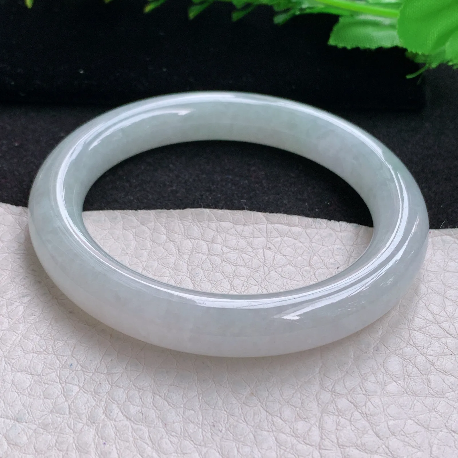 xc自然光56*10.3*10美人镯 缅甸翡翠玉手镯白月光纯美圆条玉手环 美人镯