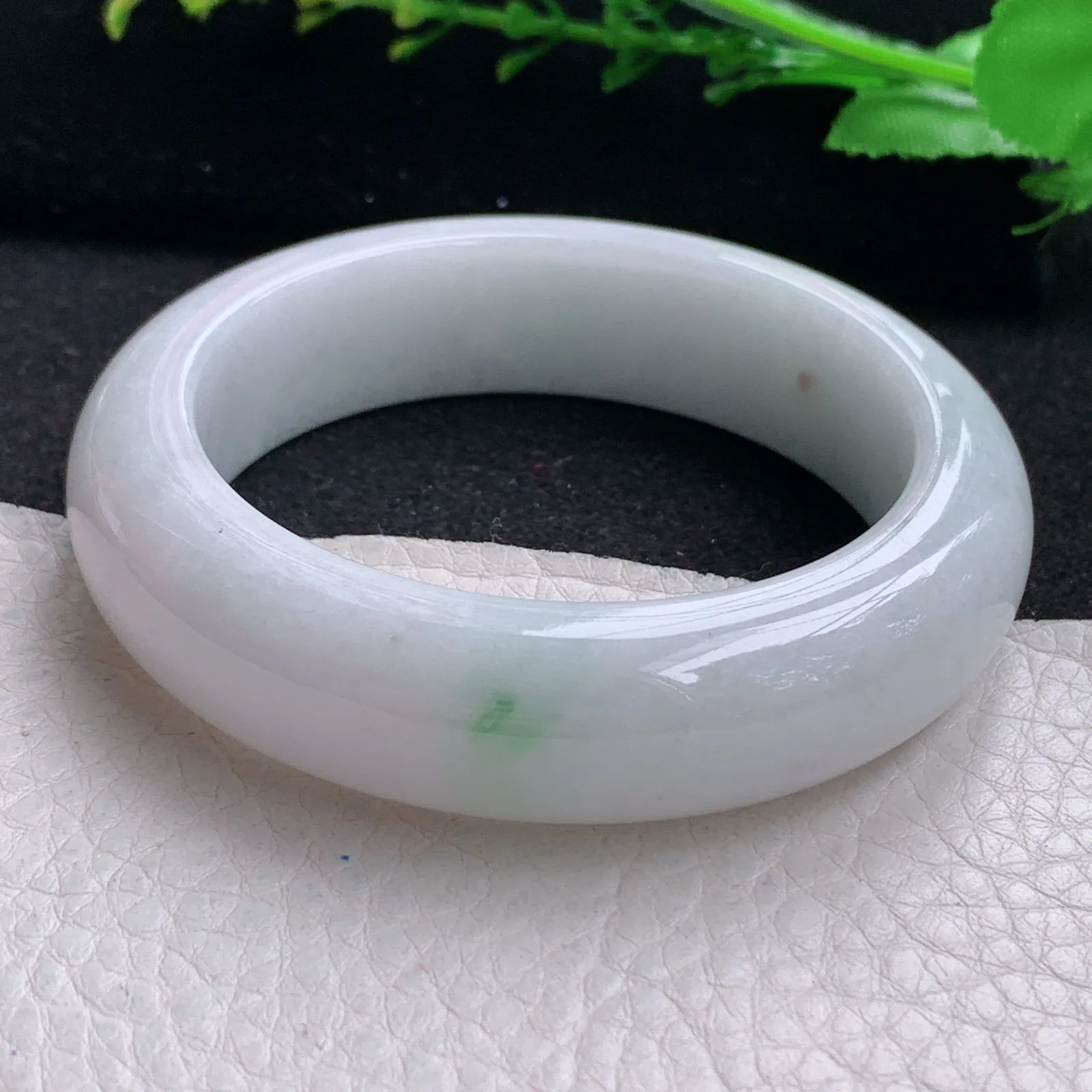 z自然光53.6*15.3*9.5轮胎镯 缅甸翡翠玉手镯飘绿厚装宽边玉手环