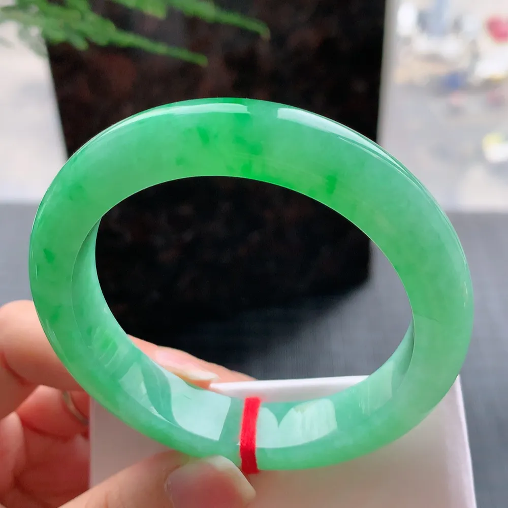 正圈满色冰绿 无瑕 尺寸:54.5/12.1/8.8 种色兼备