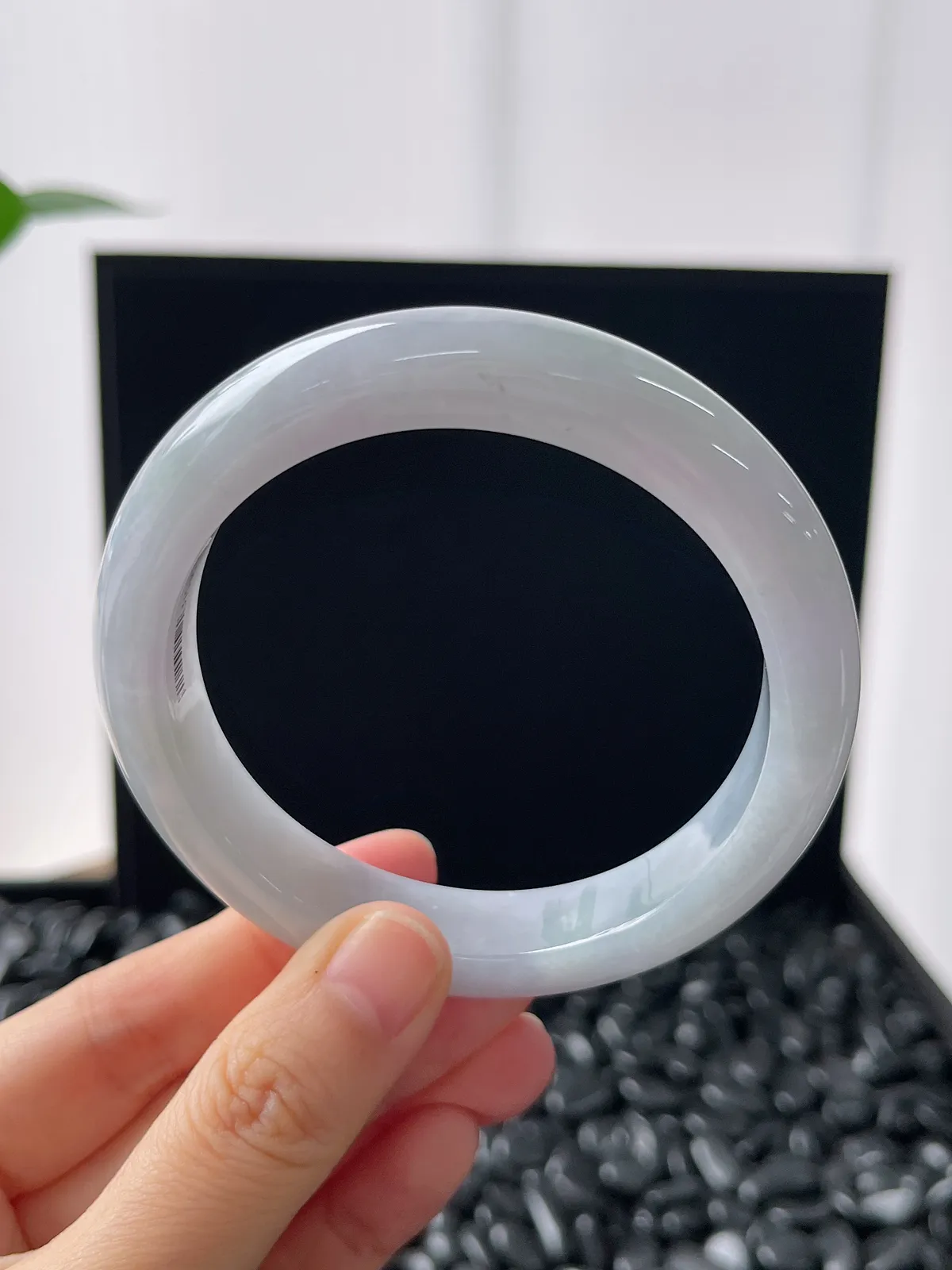 正圈59.8圈口，翡翠糯化种淡紫色手镯