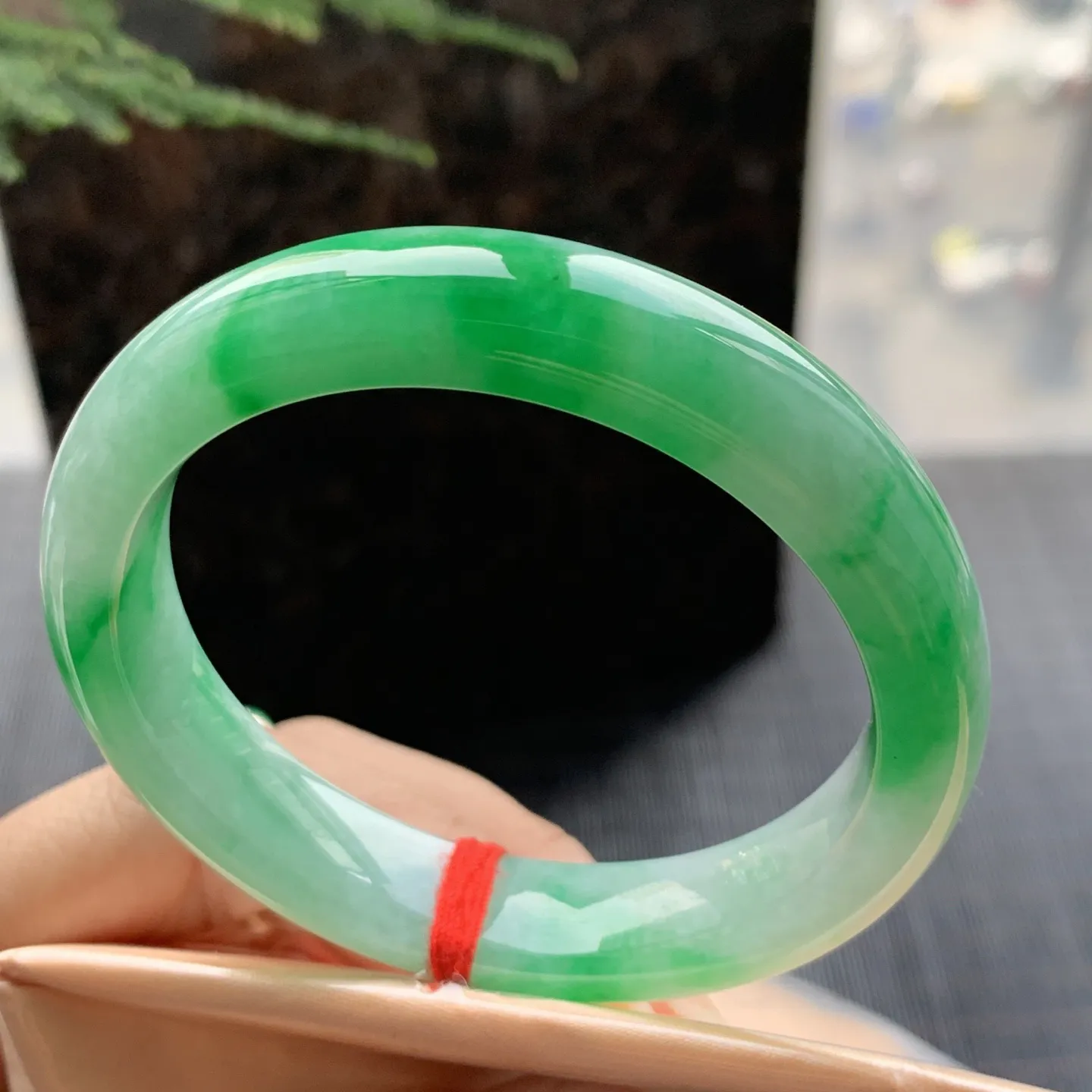 正圈一大圈阳绿 无瑕 尺寸:54.1/12/8.1 色好