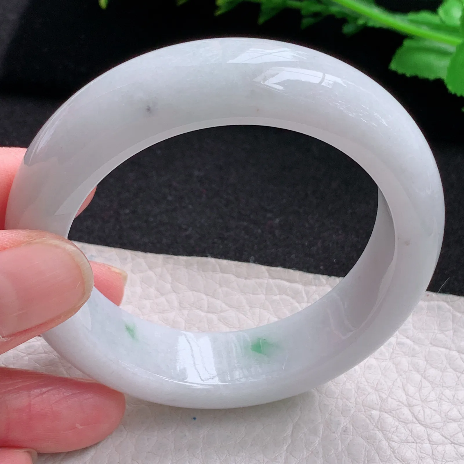 z自然光53.6*15.3*9.5轮胎镯 缅甸翡翠玉手镯飘绿厚装宽边玉手环