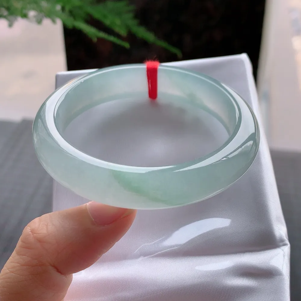 正圈高冰绿 无瑕 尺寸:54.7/12.1/8.2 种水好