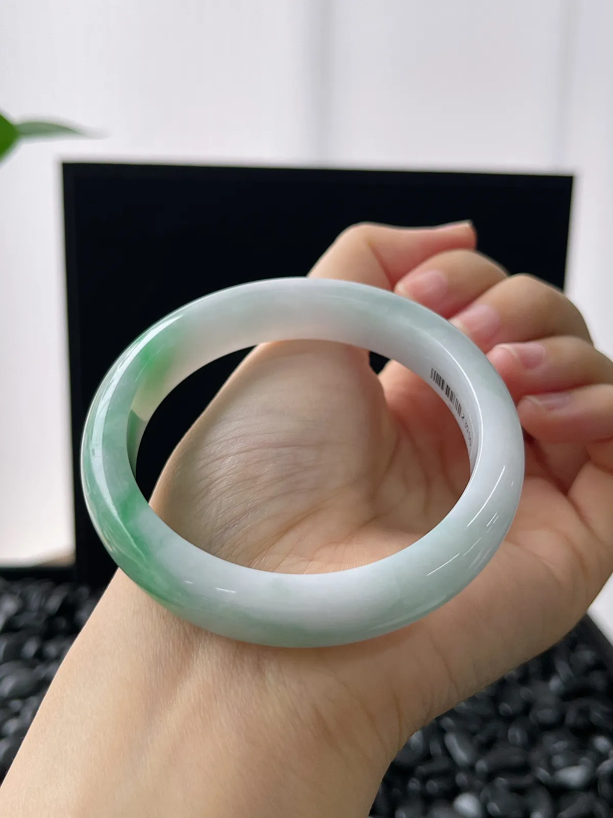 正圈55.2圈口，翡翠糯化种飘绿手镯