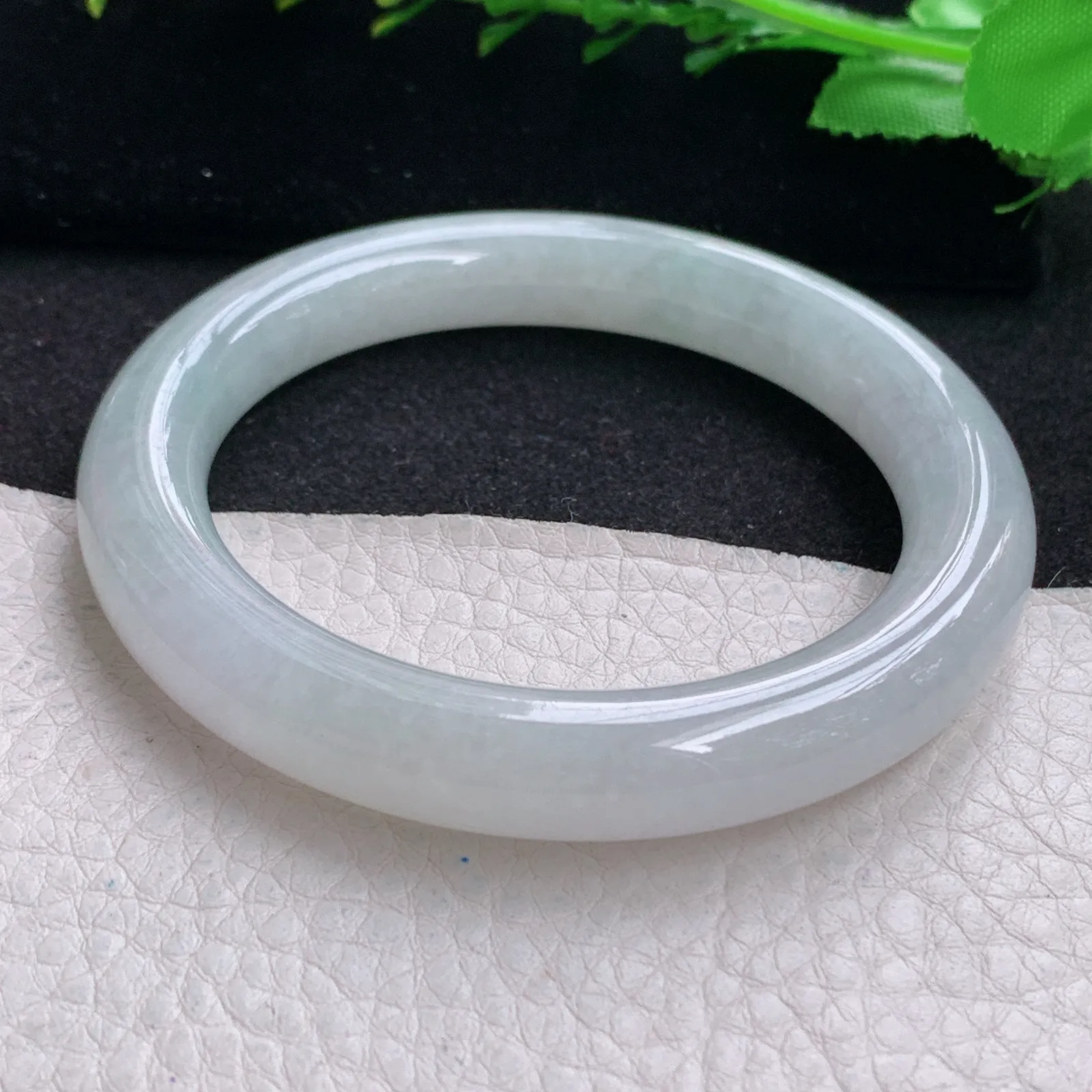 xc自然光56*10.3*10美人镯 缅甸翡翠玉手镯白月光纯美圆条玉手环 美人镯
