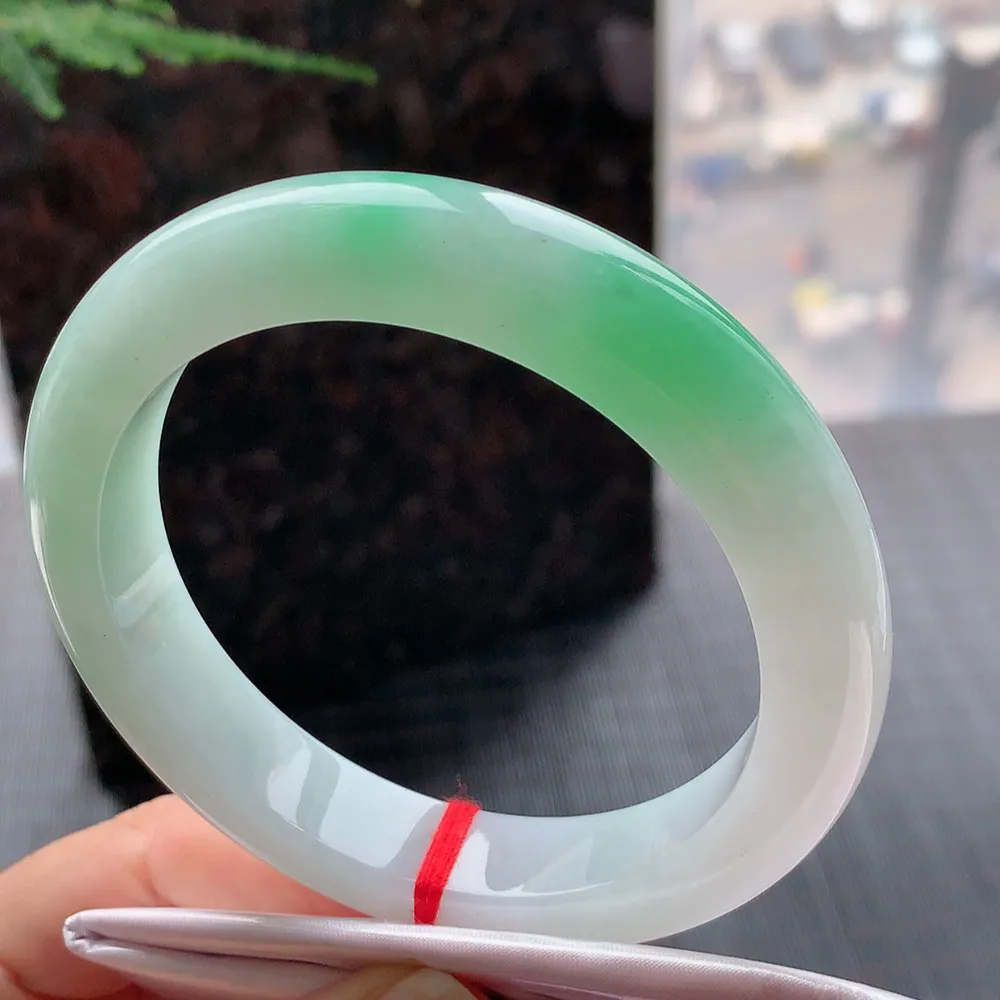 正圈冰糯翠绿 无瑕 尺寸:60.1/12.7/9.7 大圈口