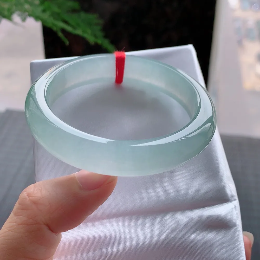 正圈高冰绿 无瑕 尺寸:54.7/12.1/8.2 种水好