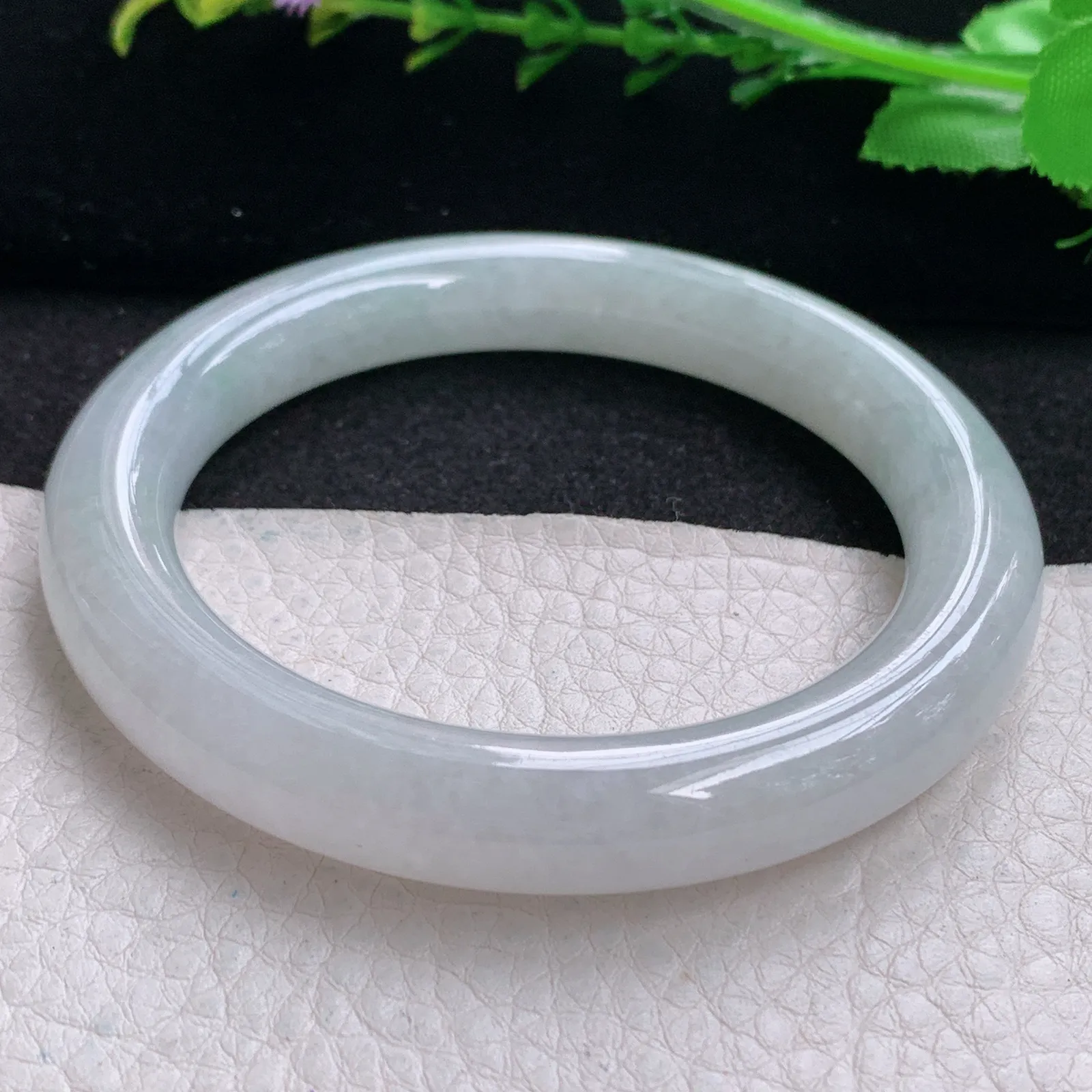 xc自然光56*10.3*10美人镯 缅甸翡翠玉手镯白月光纯美圆条玉手环 美人镯