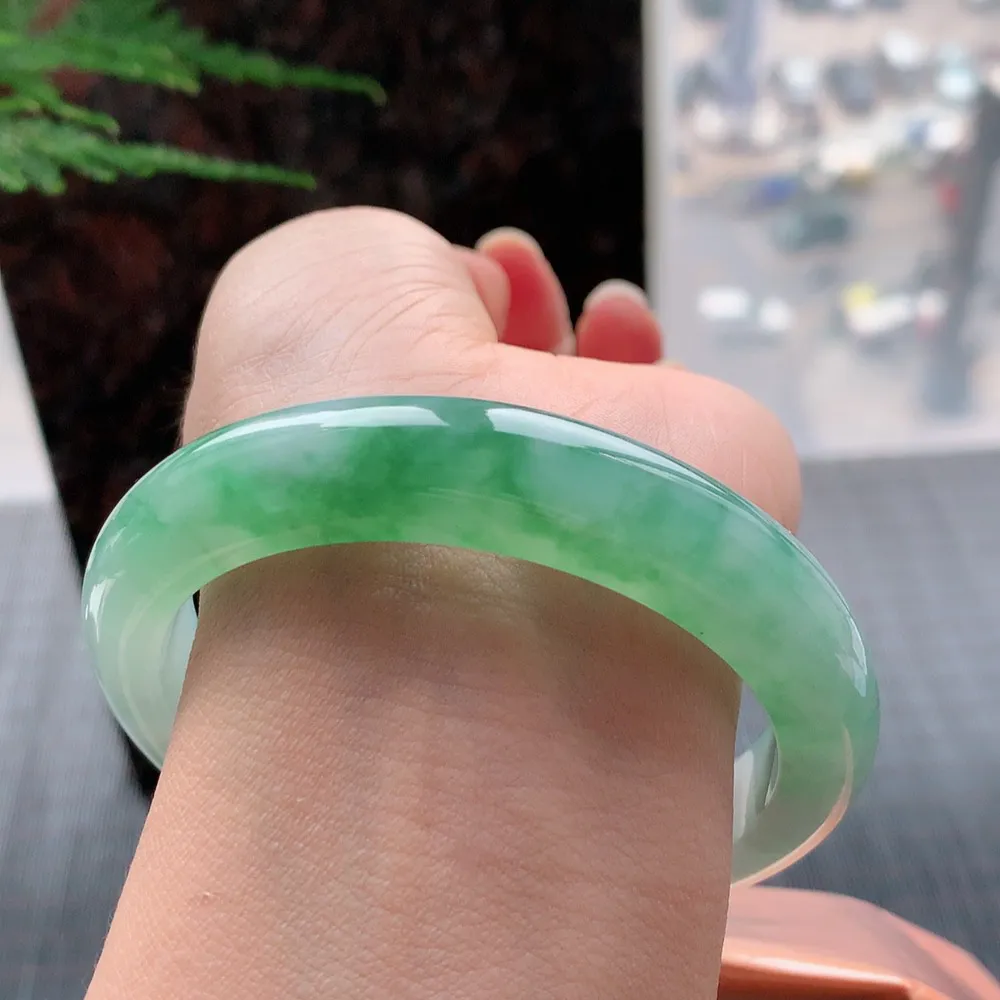 正圈冰绿花 无瑕 尺寸:61.1/12.7/9.3 大圈口🥰🥰