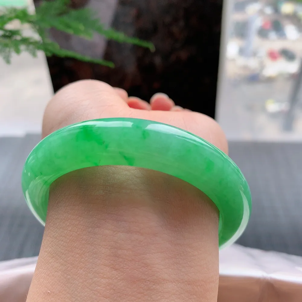 正圈满色冰绿 无瑕 尺寸:54.5/12.1/8.8 种色兼备