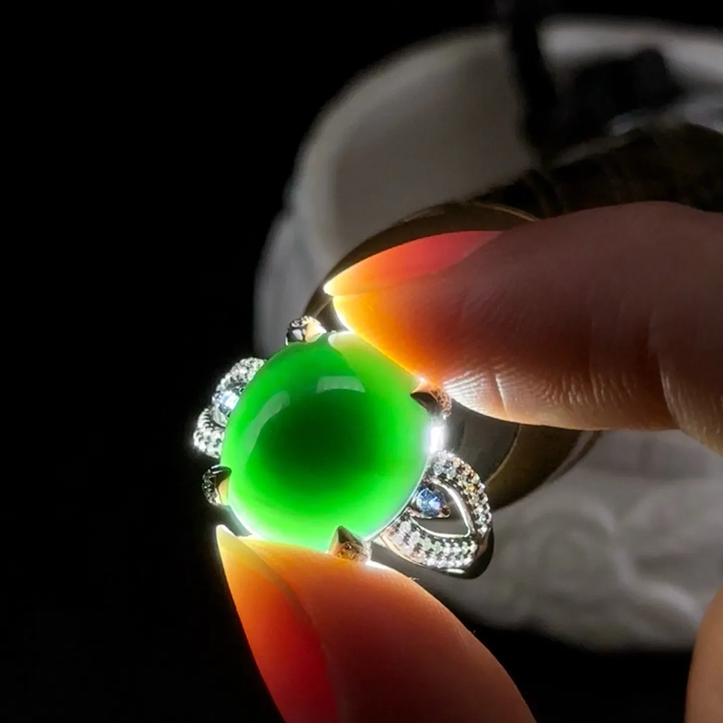 精品18k墨翠女戒 种好色正 黑度极好 打灯通透 油性十足 尺寸14.5