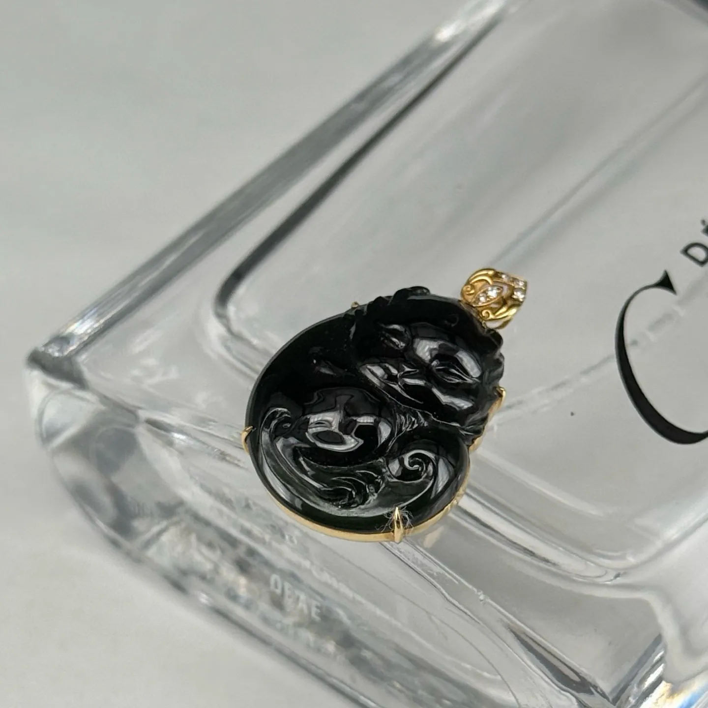 精品18k墨翠龙宝宝 种好色正 黑度极好 打灯通透 油性十足  尺寸27.2