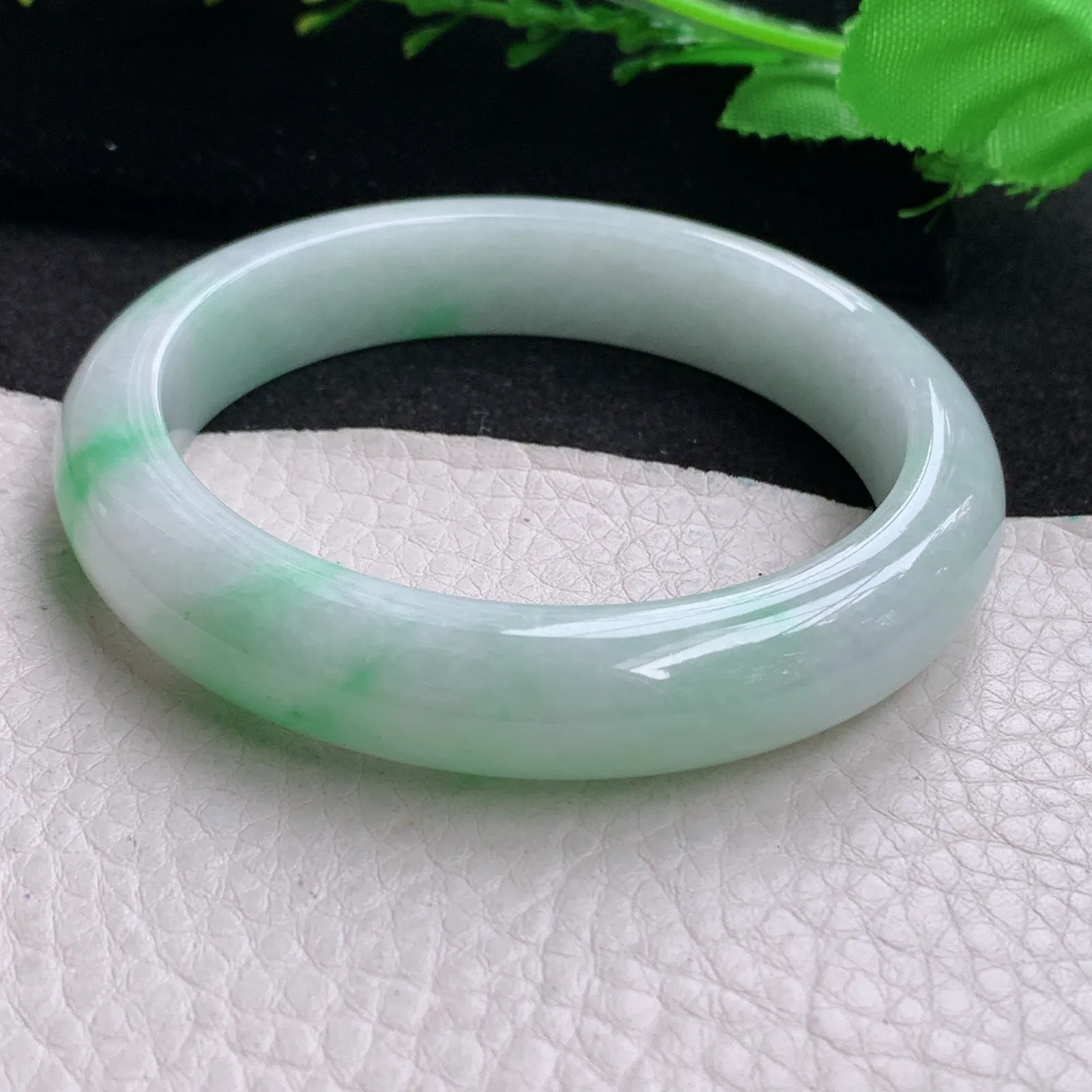 xc自然光56.5*12*8.2平安镯 缅甸翡翠玉手镯飘阳绿宽边玉手环 美人镯