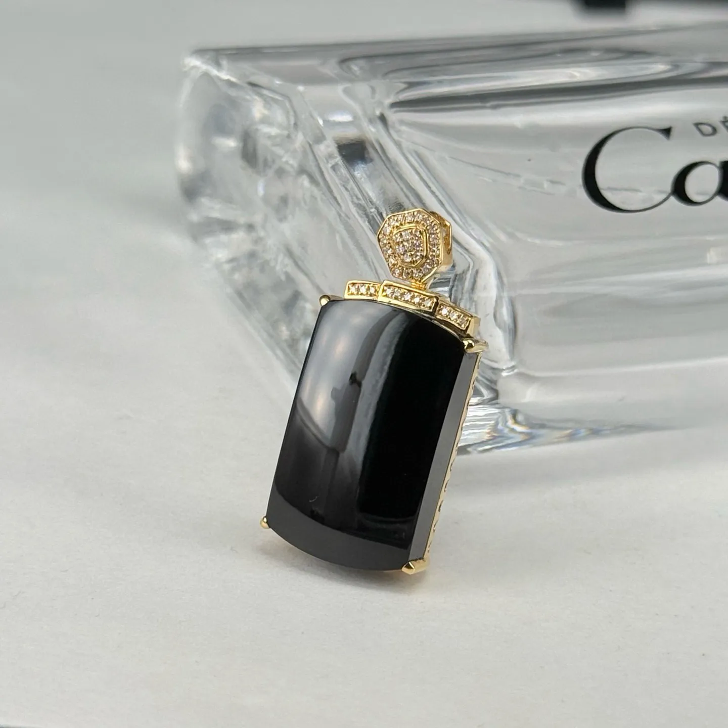 精品18k墨翠马鞍吊坠 种好色正 黑度极好 打灯通透 油性十足 尺寸29.2