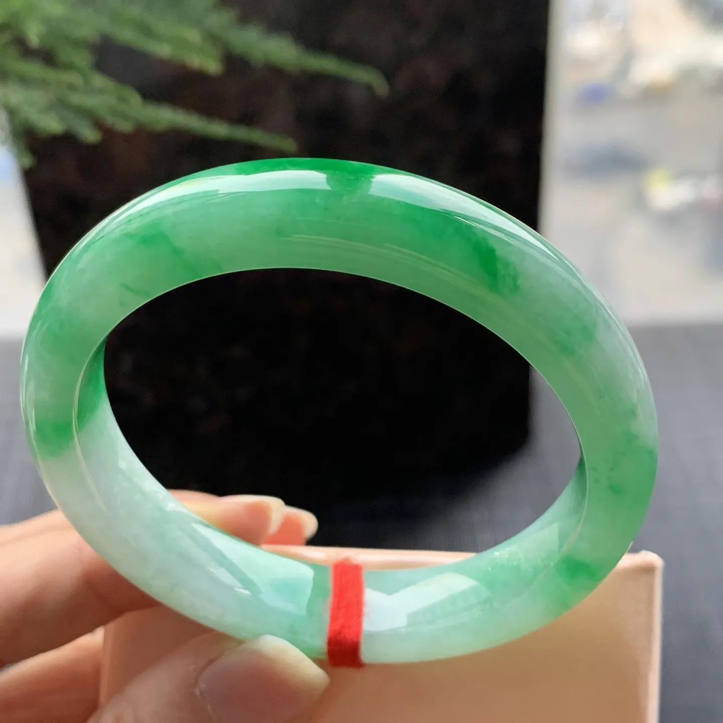 正圈一大圈阳绿 无瑕 尺寸:54.1/12/8.1 色好