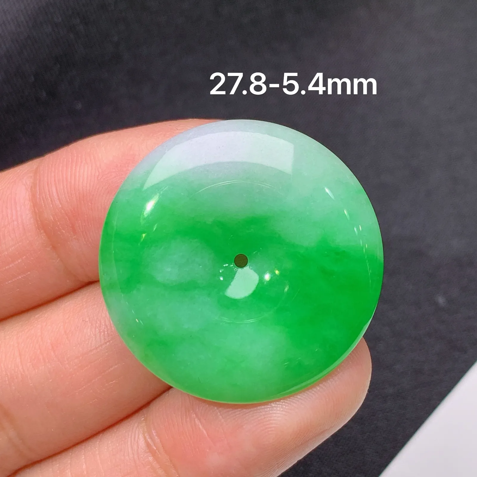 飘绿平安扣，镶嵌佳品，冰润色阳，玉质细腻，种水足 Xq 尺寸27.8*5.4