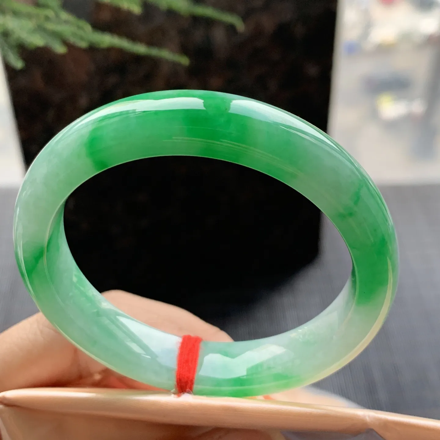 正圈一大圈阳绿 无瑕 尺寸:54.1/12/8.1 色好