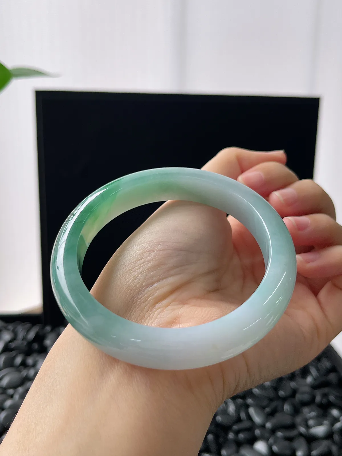 正圈58.4圈口，翡翠冰糯种飘花手镯