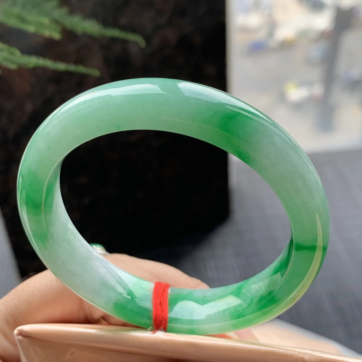 正圈一大圈阳绿 无瑕 尺寸:54.1/12/8.1 色好