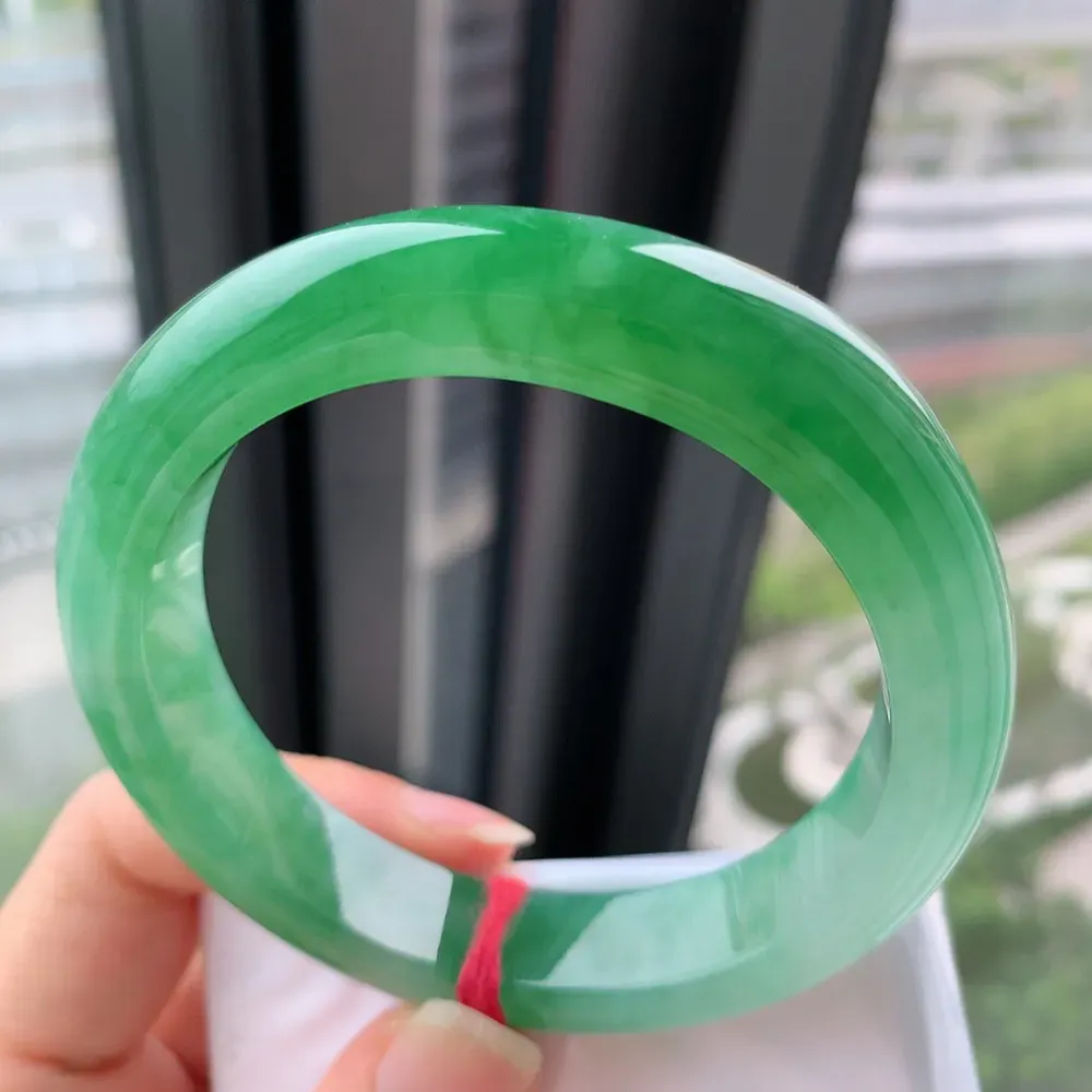 正圈冰芙蓉绿 一丝小冰丝 尺寸:58.3/12.8/9.3 有种有色