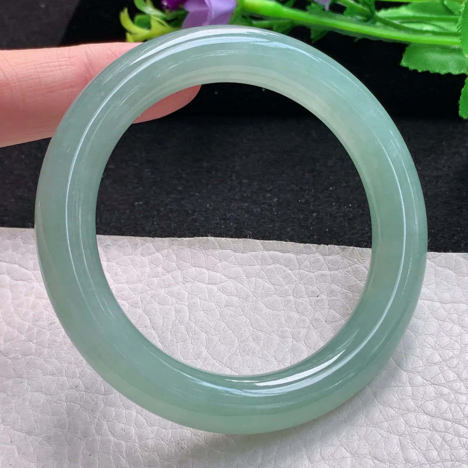 xo自然光56.5*10.3美人镯 缅甸翡翠玉手镯冰晴水灵圆条玉手环 叮当镯