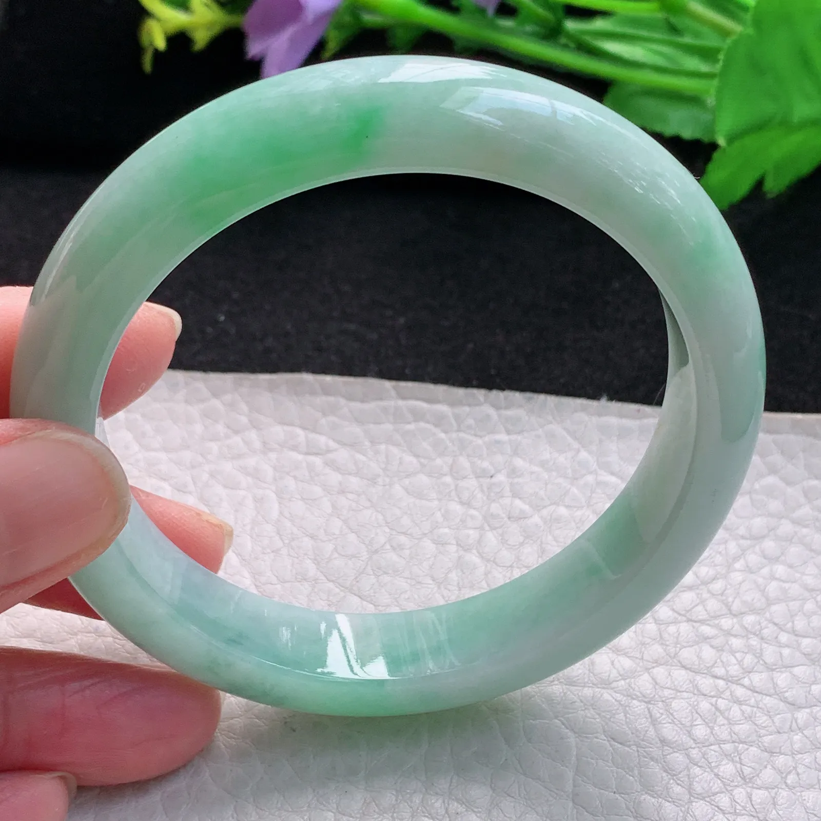 fl大圈口60mm平安镯 缅甸翡翠玉手镯飘绿大气高雅宽边玉手环