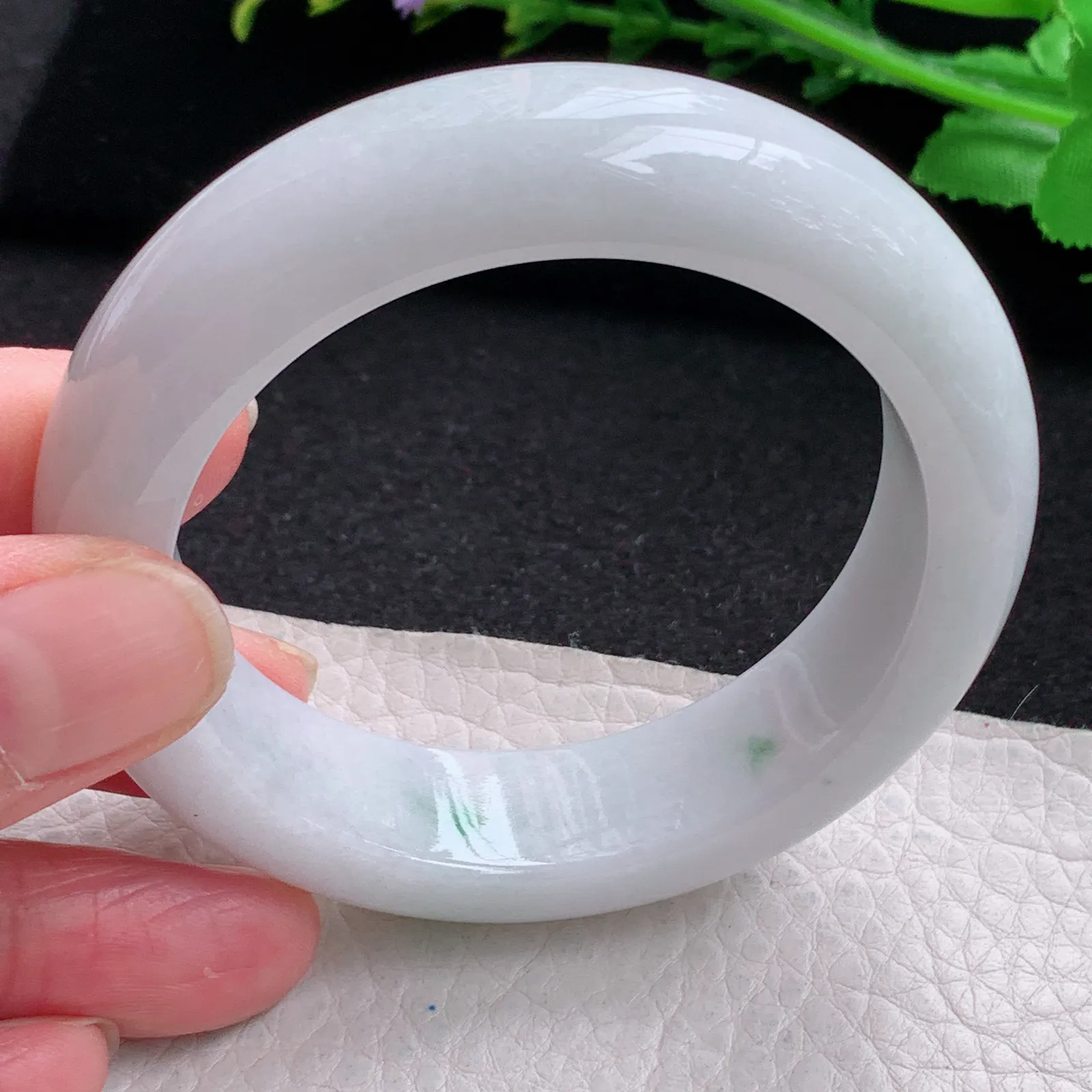 z自然光53.6*15.3*9.5轮胎镯 缅甸翡翠玉手镯飘绿厚装宽边玉手环