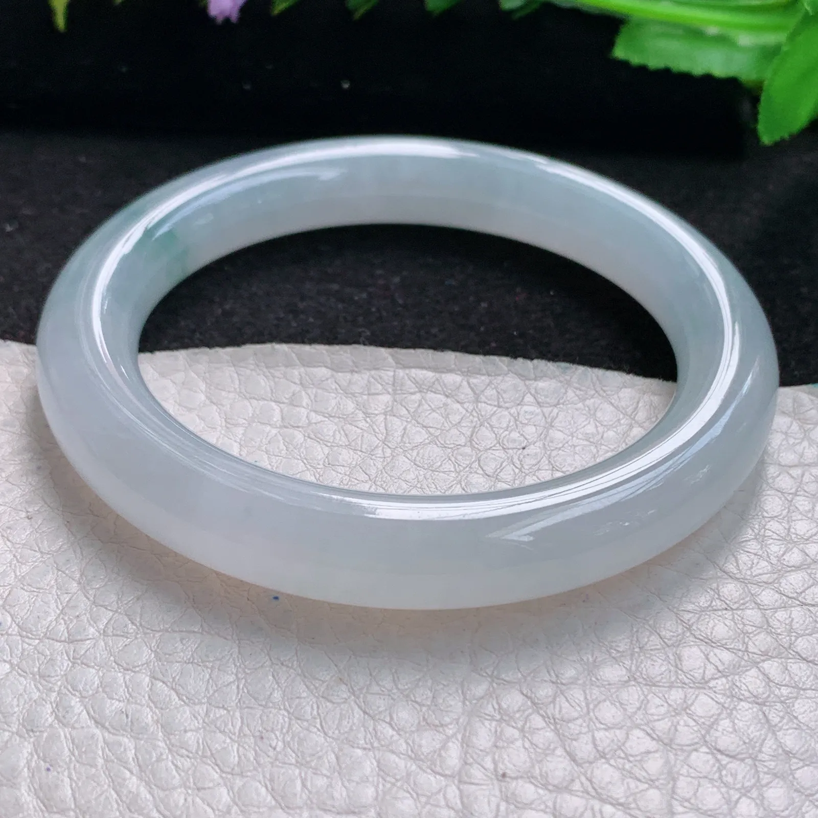 xo自然光55.5*9.8*10美人镯 缅甸翡翠玉手镯冰荧飘花圆条玉手环 叮当镯