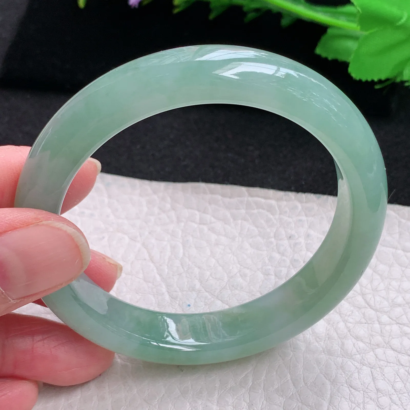 r自然光56*12*8.2平安镯 缅甸翡翠玉手镯冰晴水灵宽边玉手环