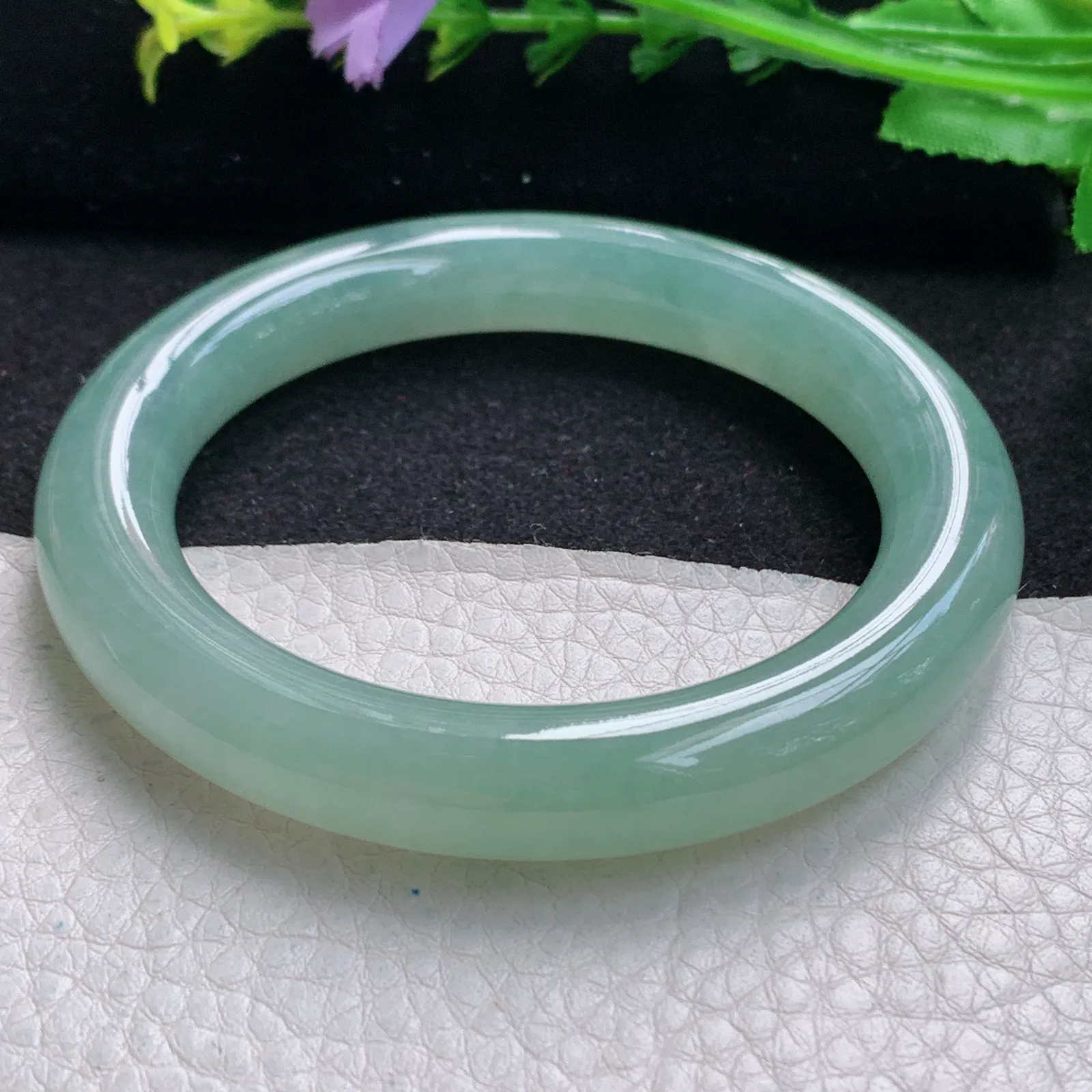 xo自然光56.5*10.3美人镯 缅甸翡翠玉手镯冰晴水灵圆条玉手环 叮当镯