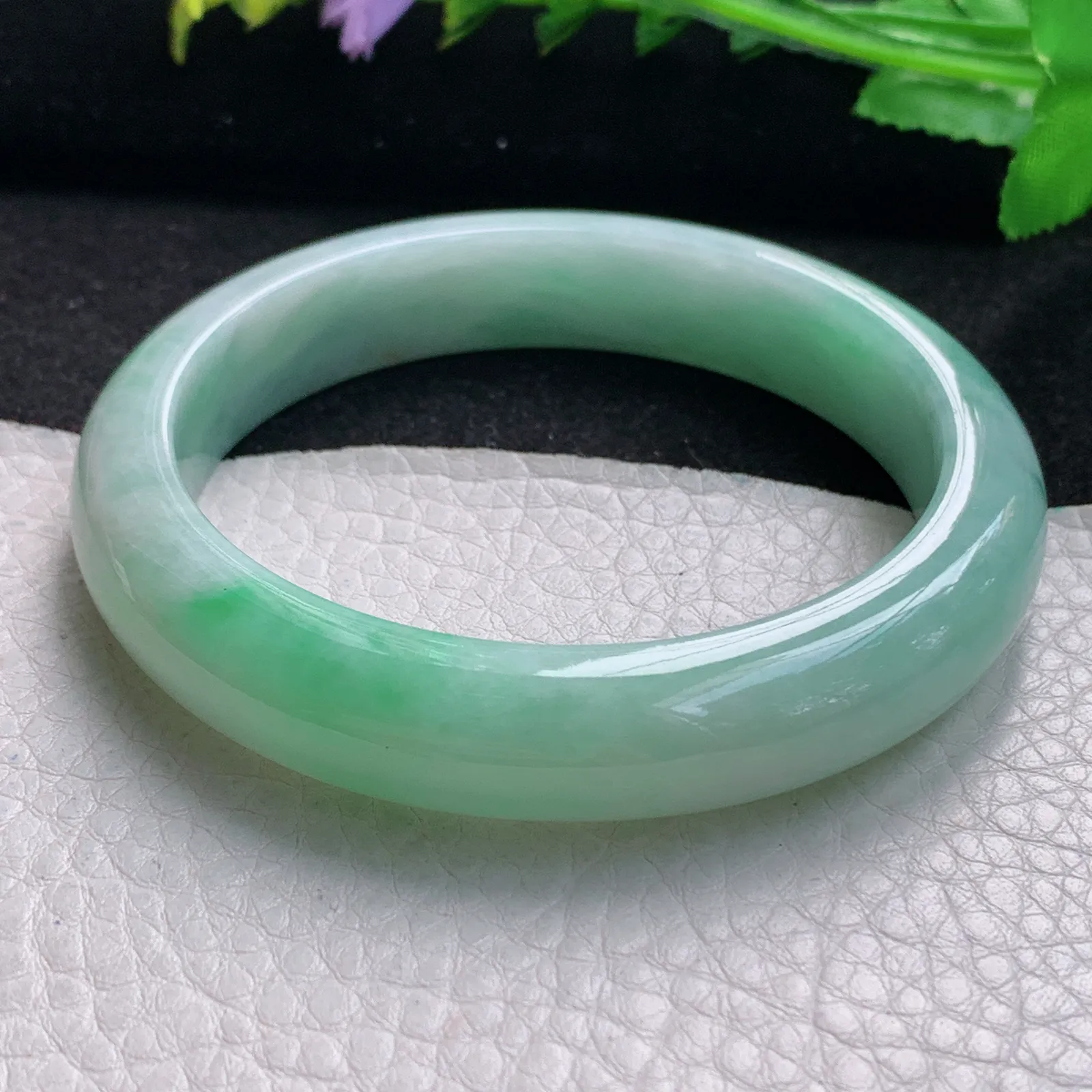 fl大圈口60mm平安镯 缅甸翡翠玉手镯飘绿大气高雅宽边玉手环