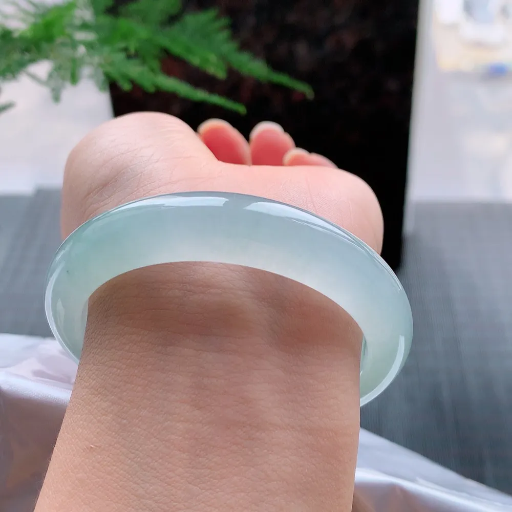 正圈高冰绿 无瑕 尺寸:54.7/12.1/8.2 种水好