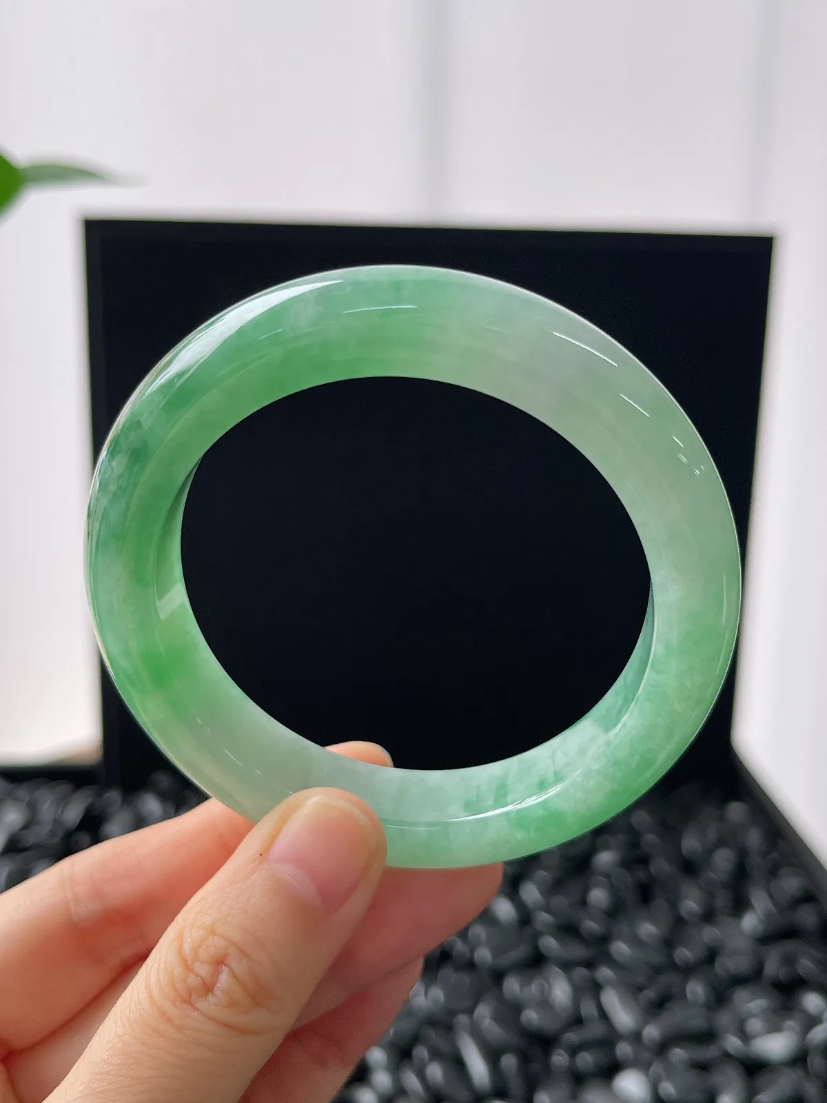 正圈54.3圈口，翡翠冰糯种绿色手镯