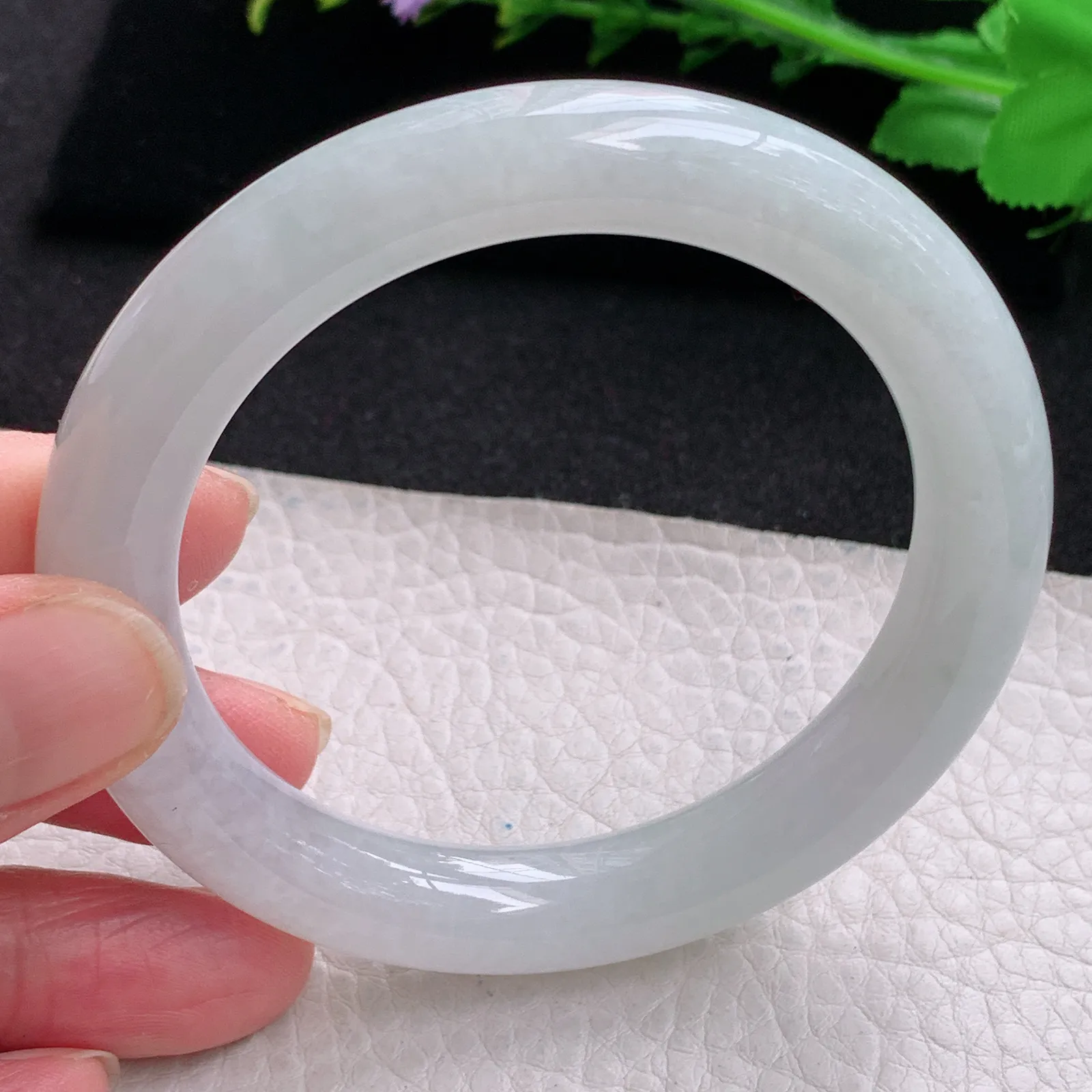 xc自然光56*10.3*10美人镯 缅甸翡翠玉手镯白月光纯美圆条玉手环 美人镯